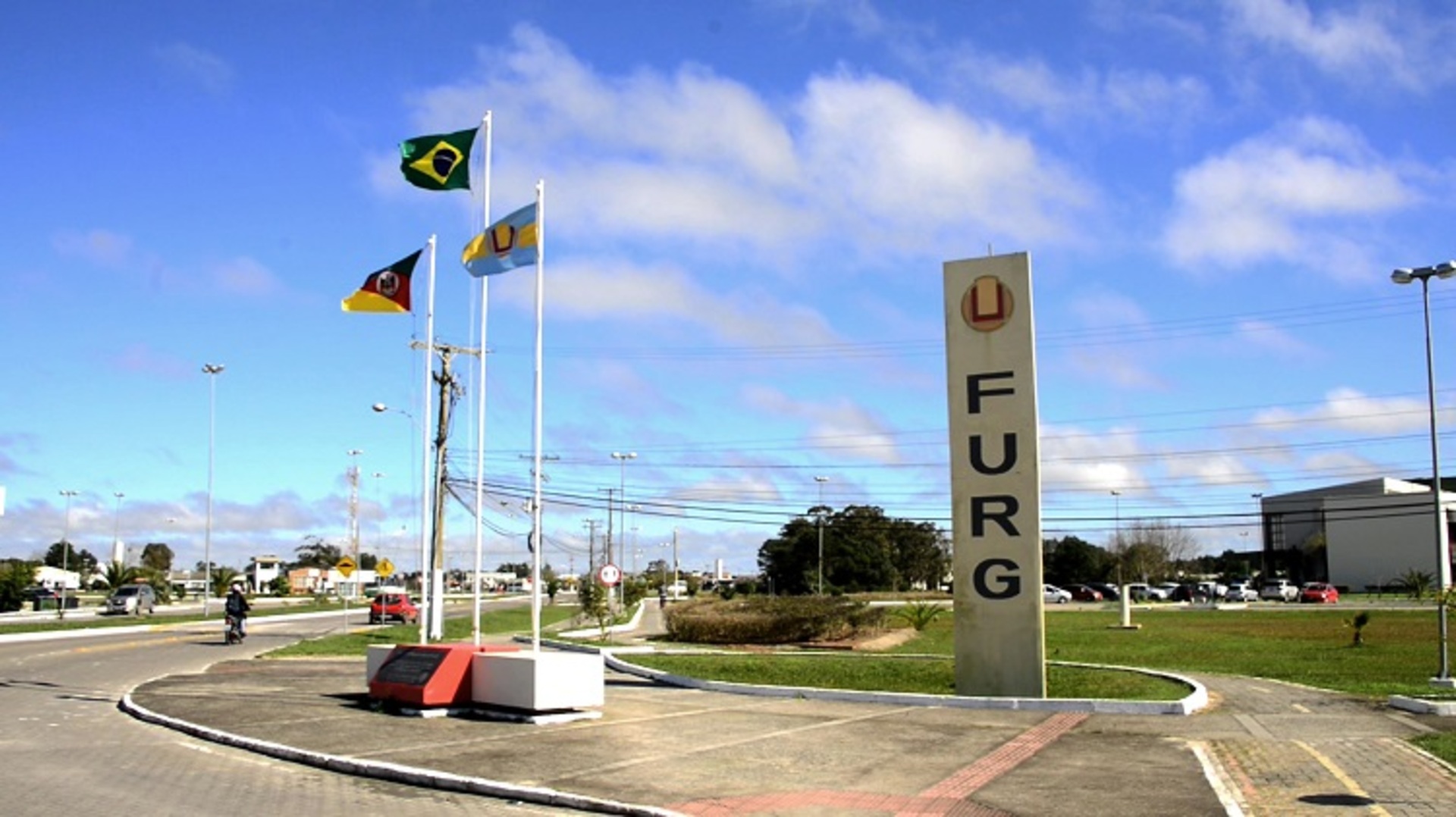 São oferecidas 550 vagas específicas para ingresso no segundo semestre letivo 2023.