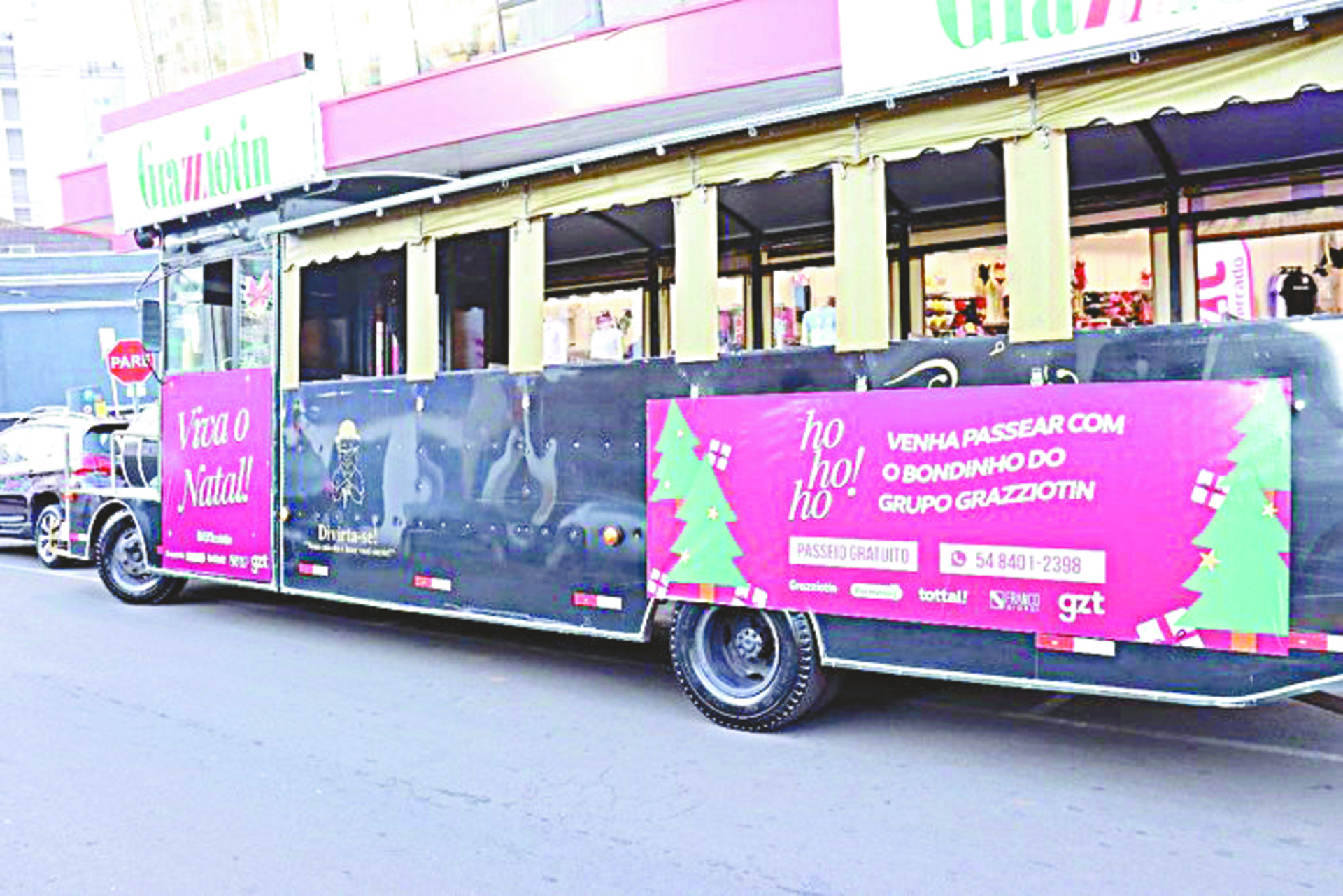 A Caravana é um espetáculo para toda a família e conta com a participação ativa da comunidade