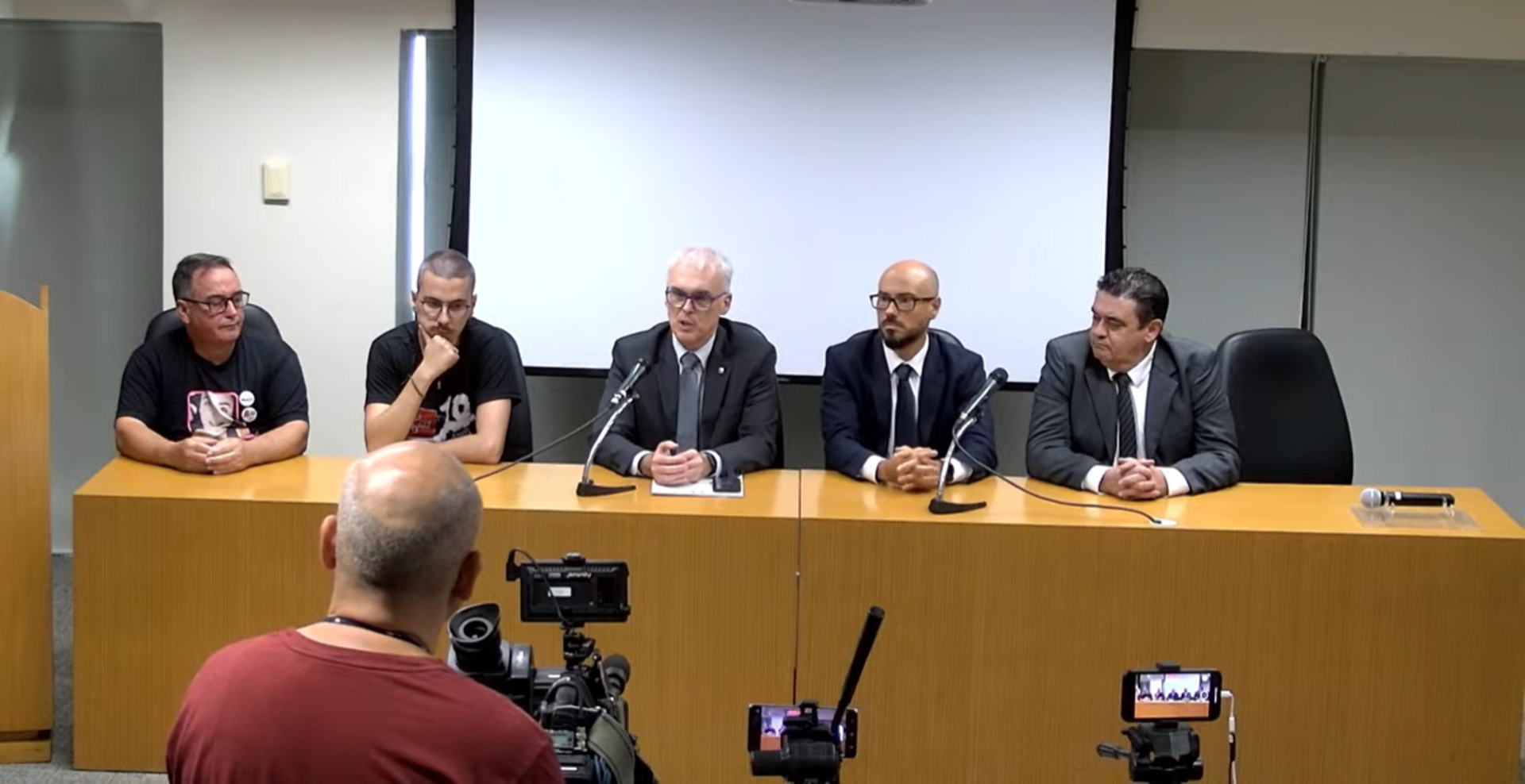 Anúncio foi feito em coletiva de imprensa promovida pelo Ministério Público nesta segunda