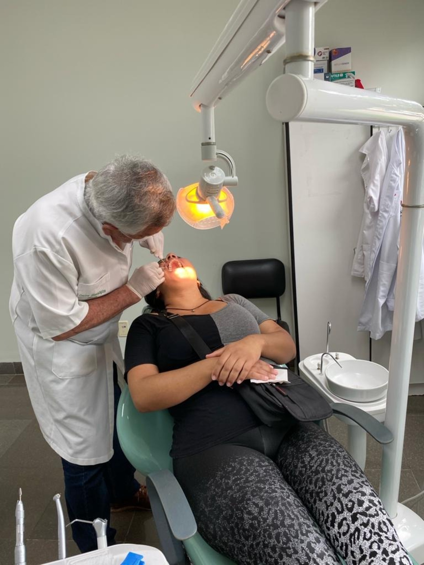 Em 2023, o Centro realizou mais de 1,5 mil procedimentos de próteses dentárias
