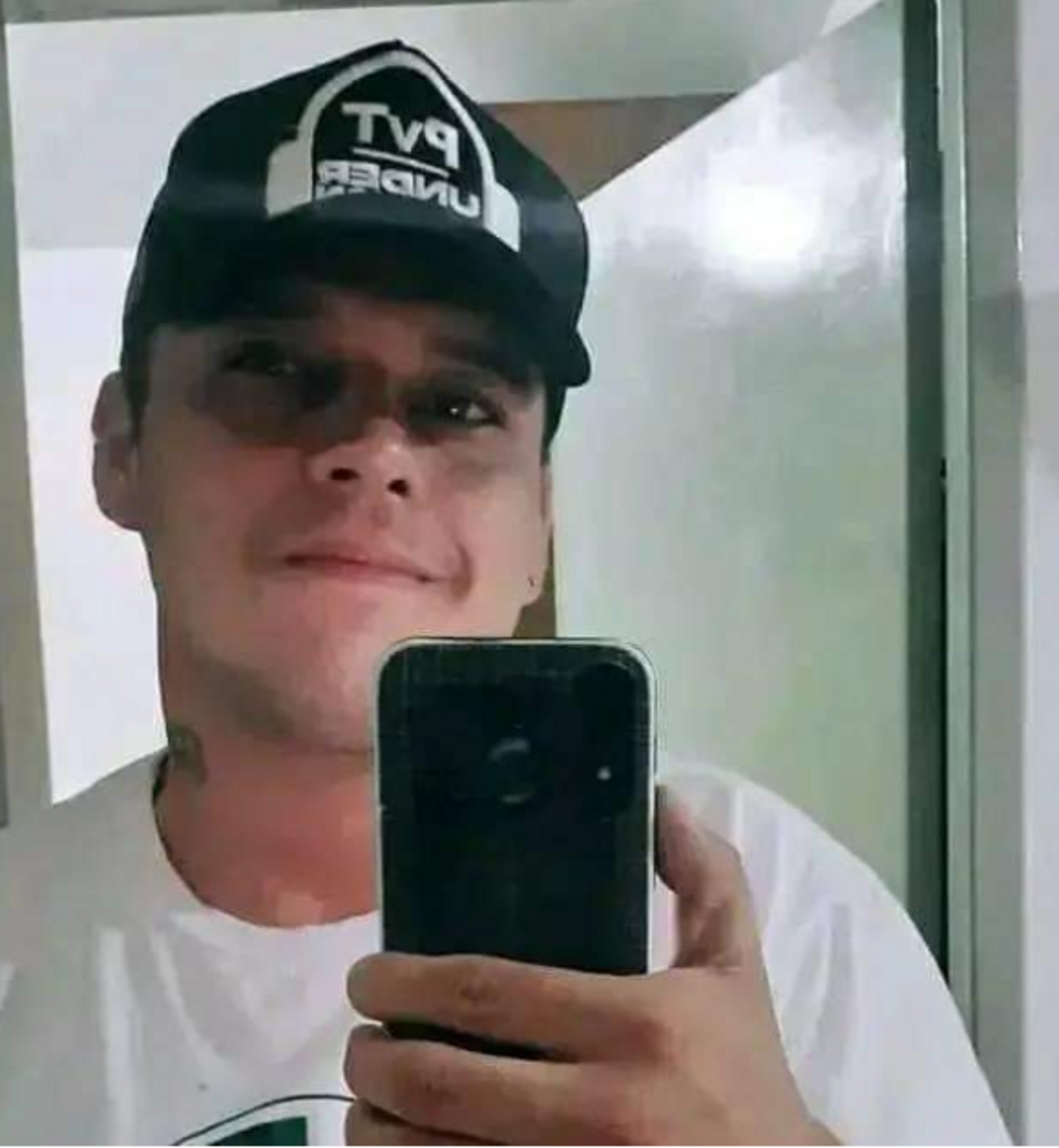 Homem está hospitalizado.