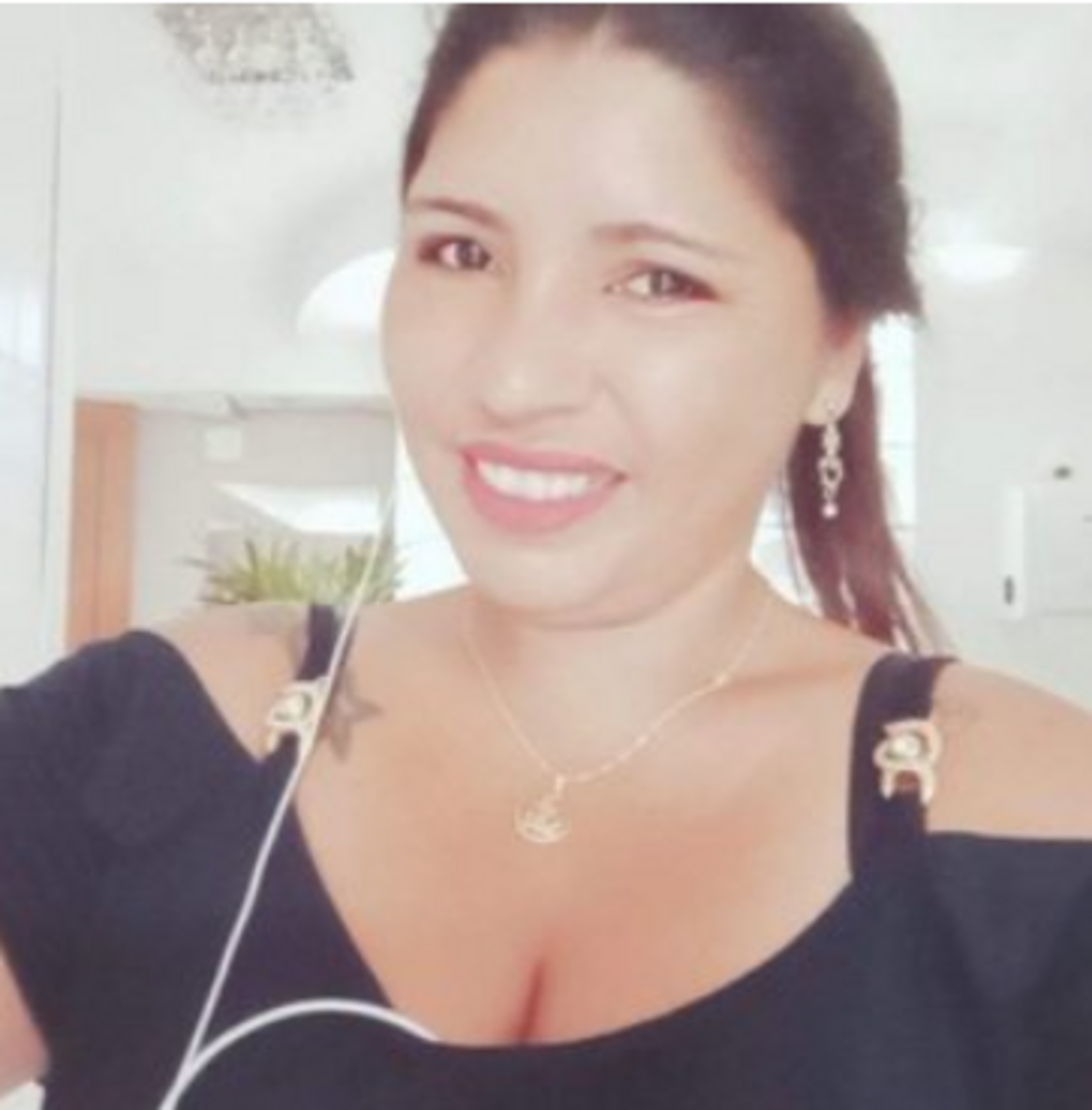 Kelly Moreira foi assassinada a facadas.