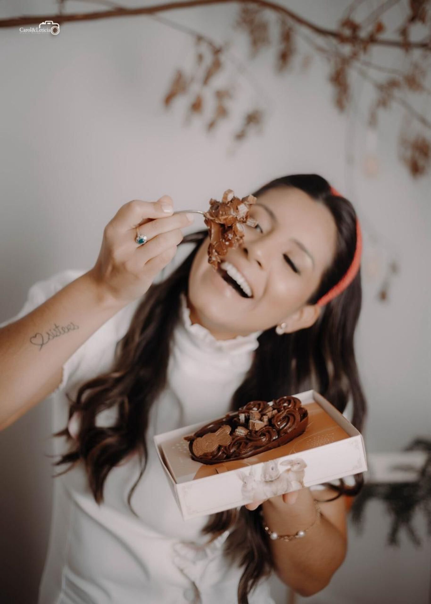 A empreendedora se mantém com seu trabalho como confeiteira
