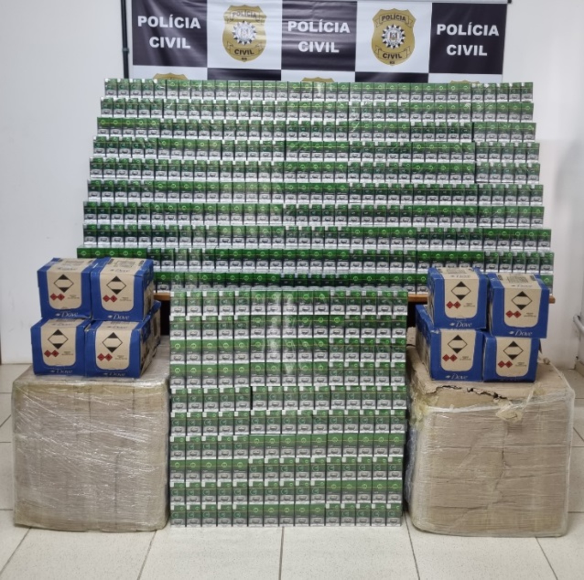 Em uma peça do estabelecimento foram encontrados os cigarros de fabricação paraguaia