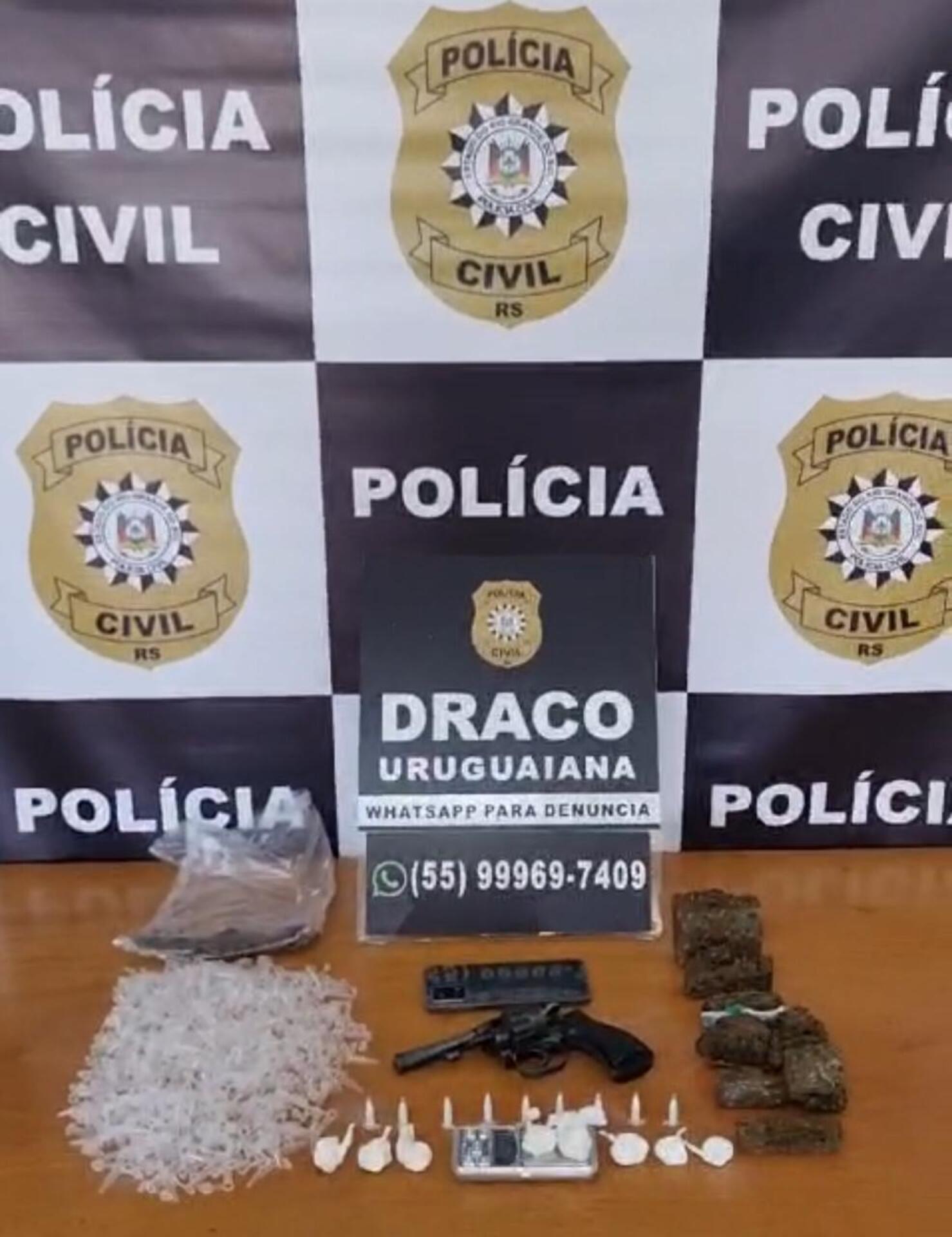Ainda foi encontrado um saco contendo 466 pinos para acondicionar cocaína