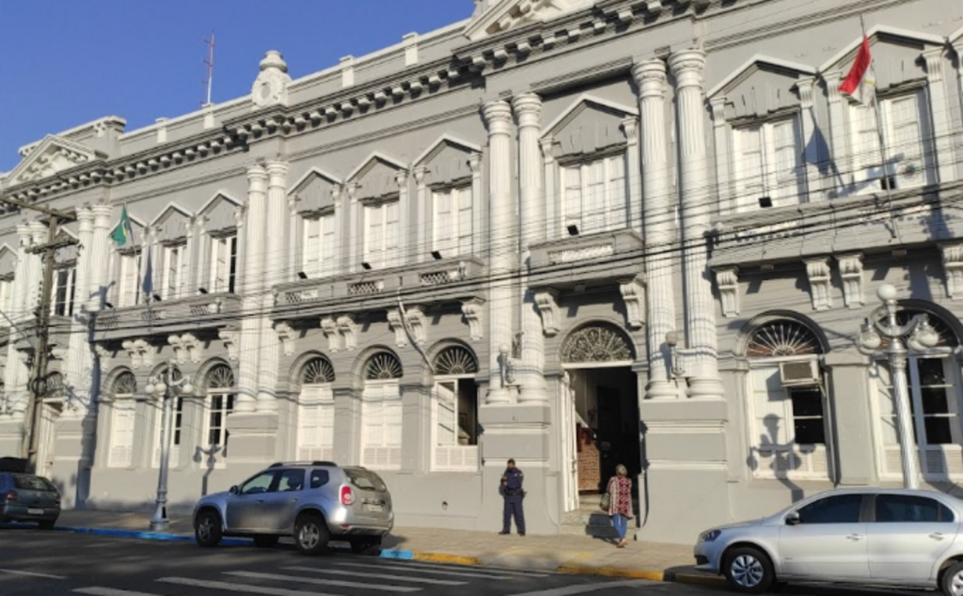 São cerca de 91 vagas distribuídas em três cargos