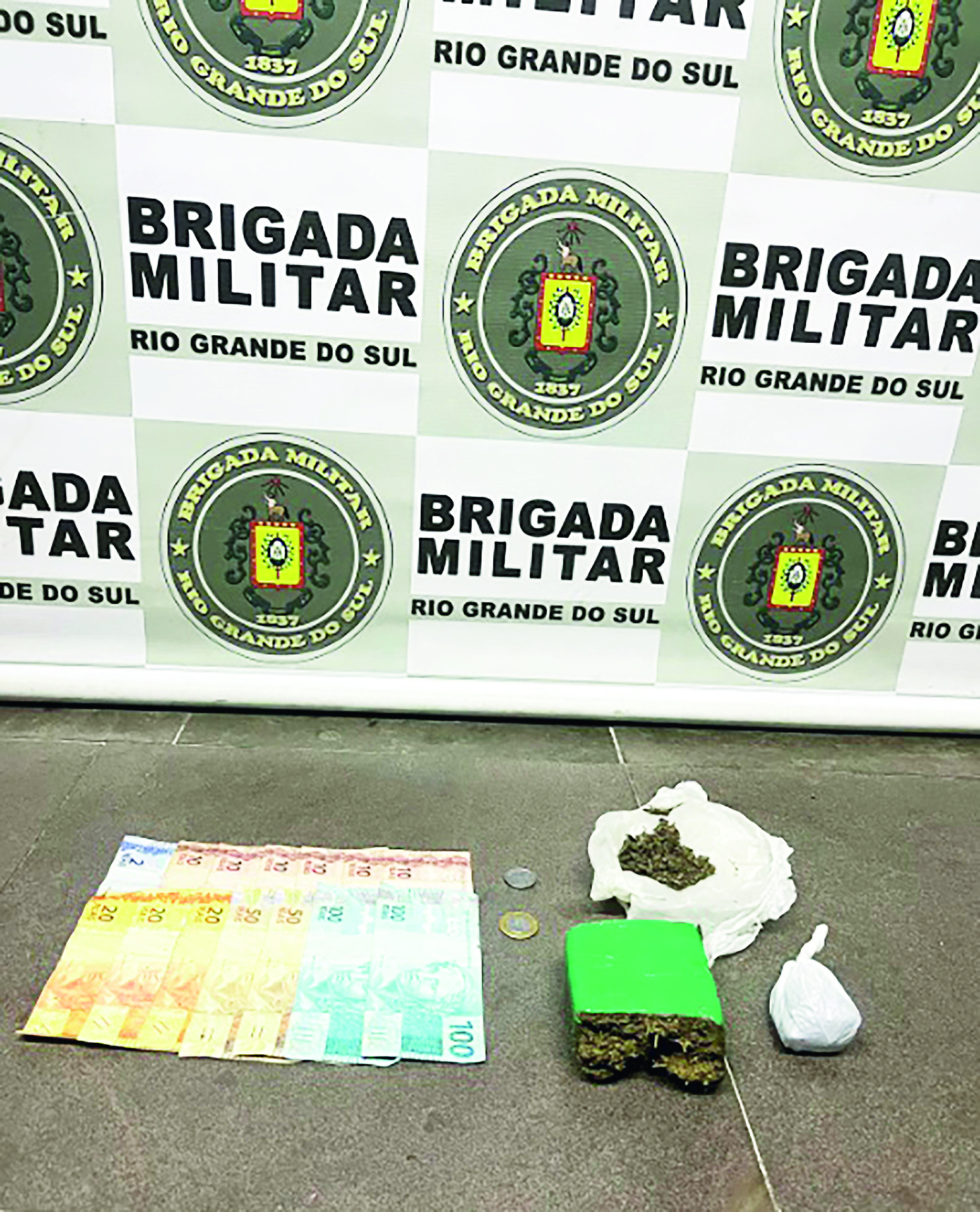 O homem foi preso nas imediações do edifício Coronel Fidelis.