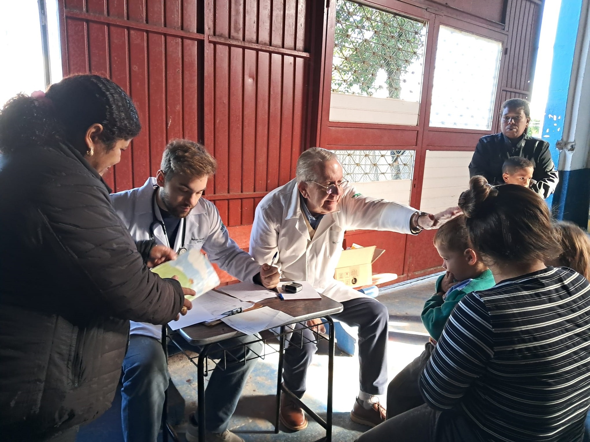 Cerca de 335 pessoas estão nos abrigos municipais.