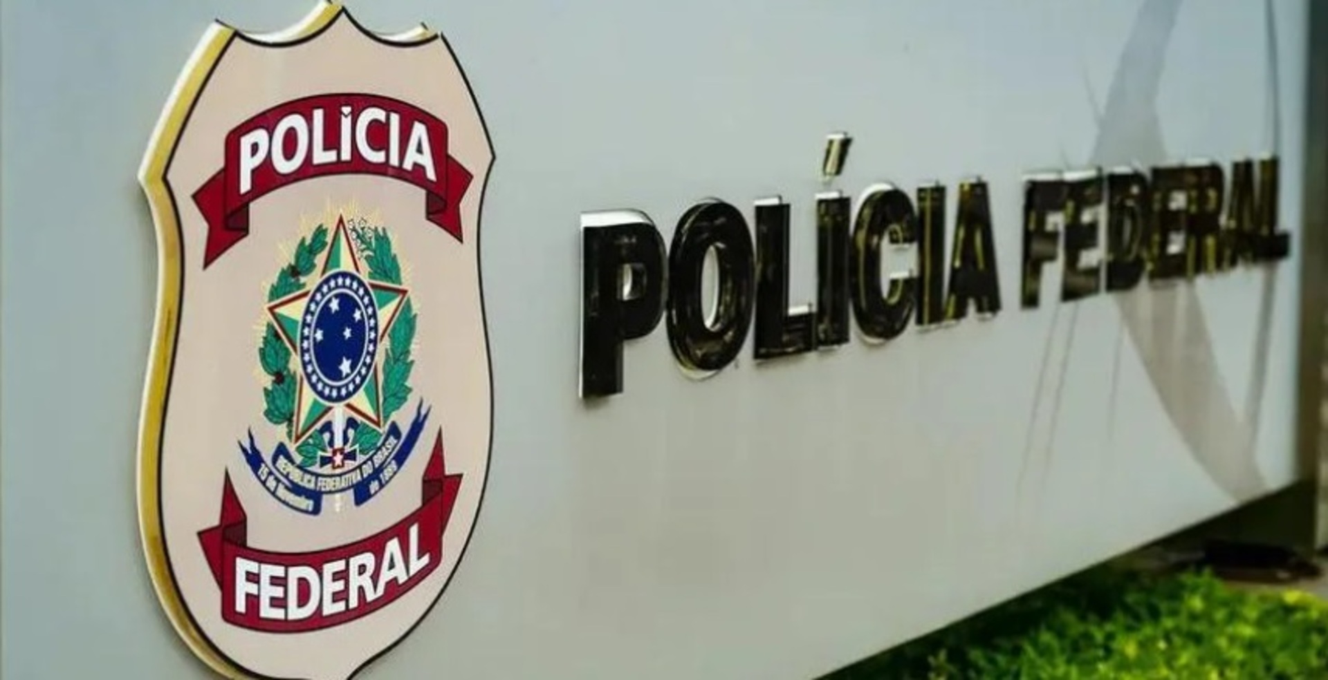 72 - As investigações mostraram que o grupo usava com documentos falsos
