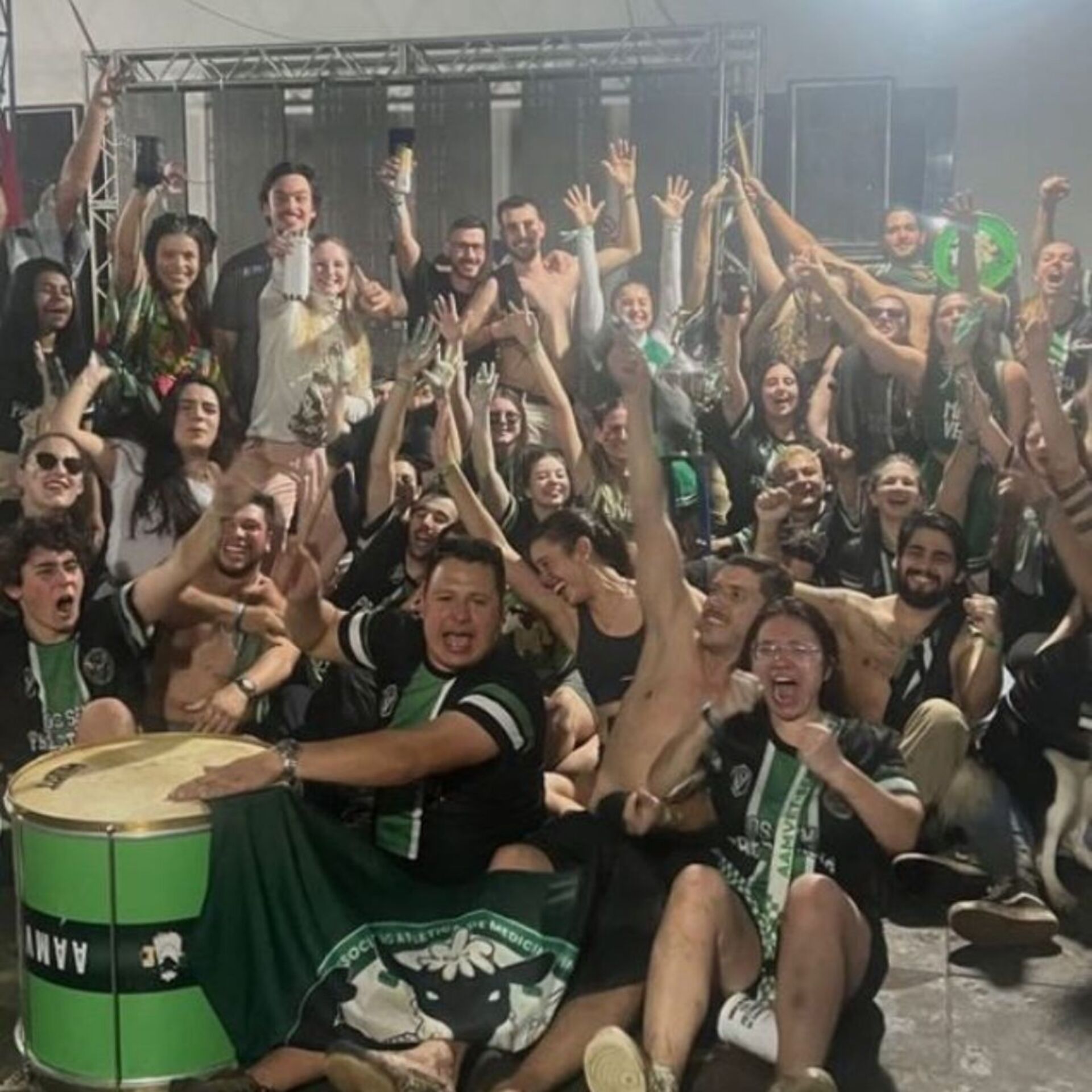 A competição reúne milhares de pessoas.