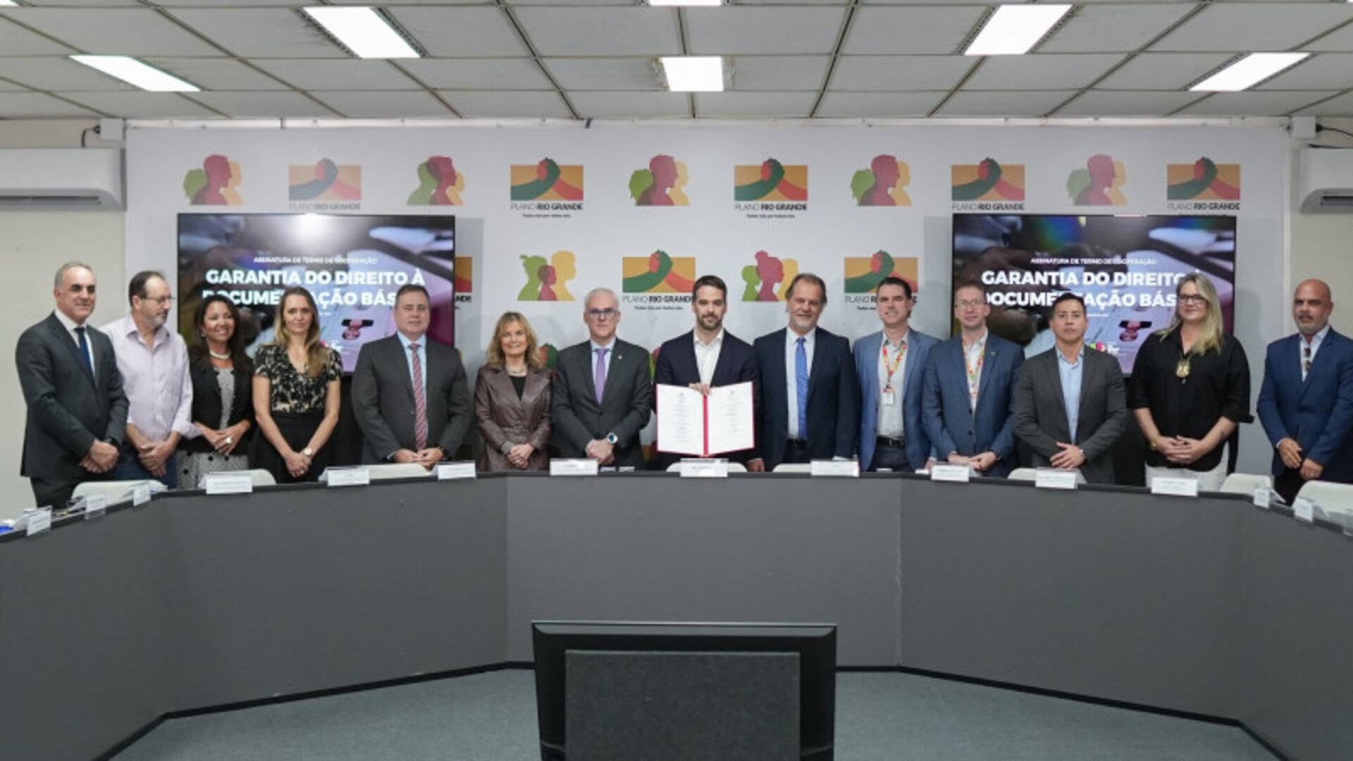 – A assinatura ocorreu nesta segunda-feira, 10-6.