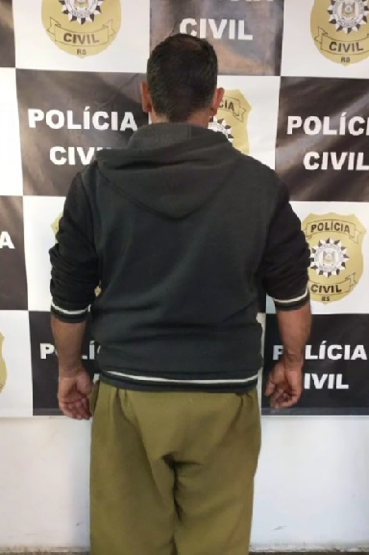 - O suspeito foi preso em uma propriedade rural no interior do município