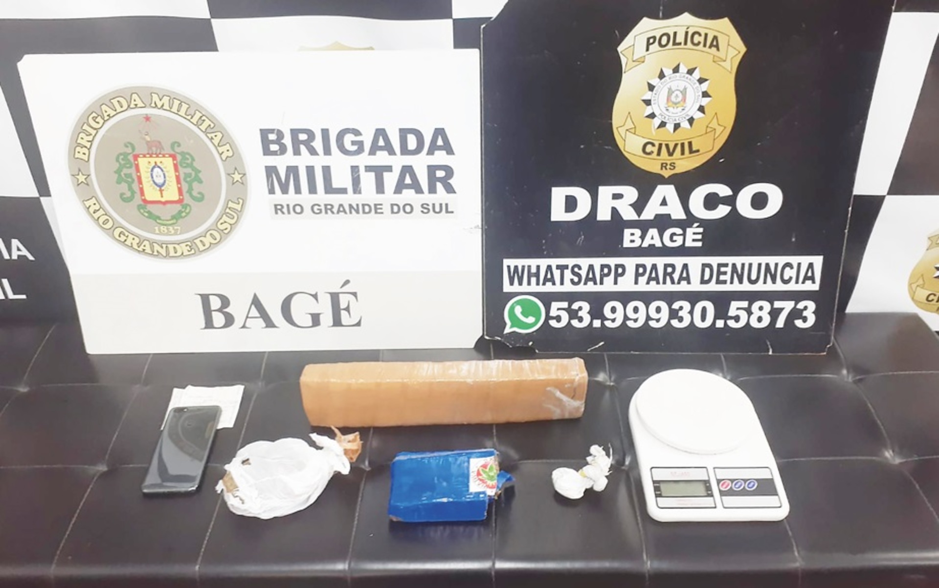 –Material apreendido pelos policiais
