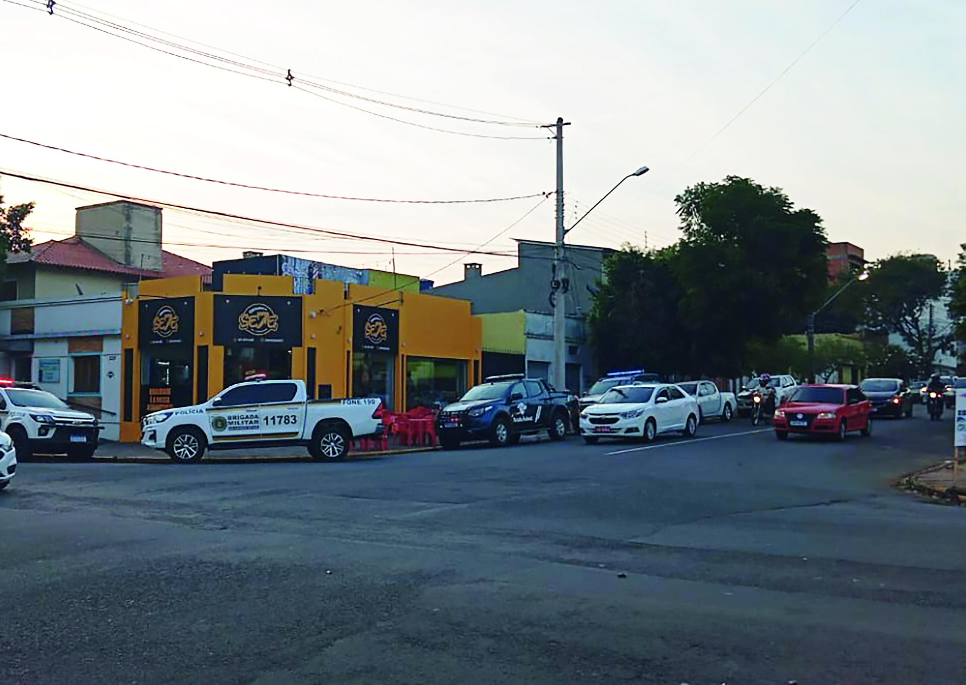 - Na quinta-feira, uma ação foi realizada pela BM e Receita em três empórios da cidade.