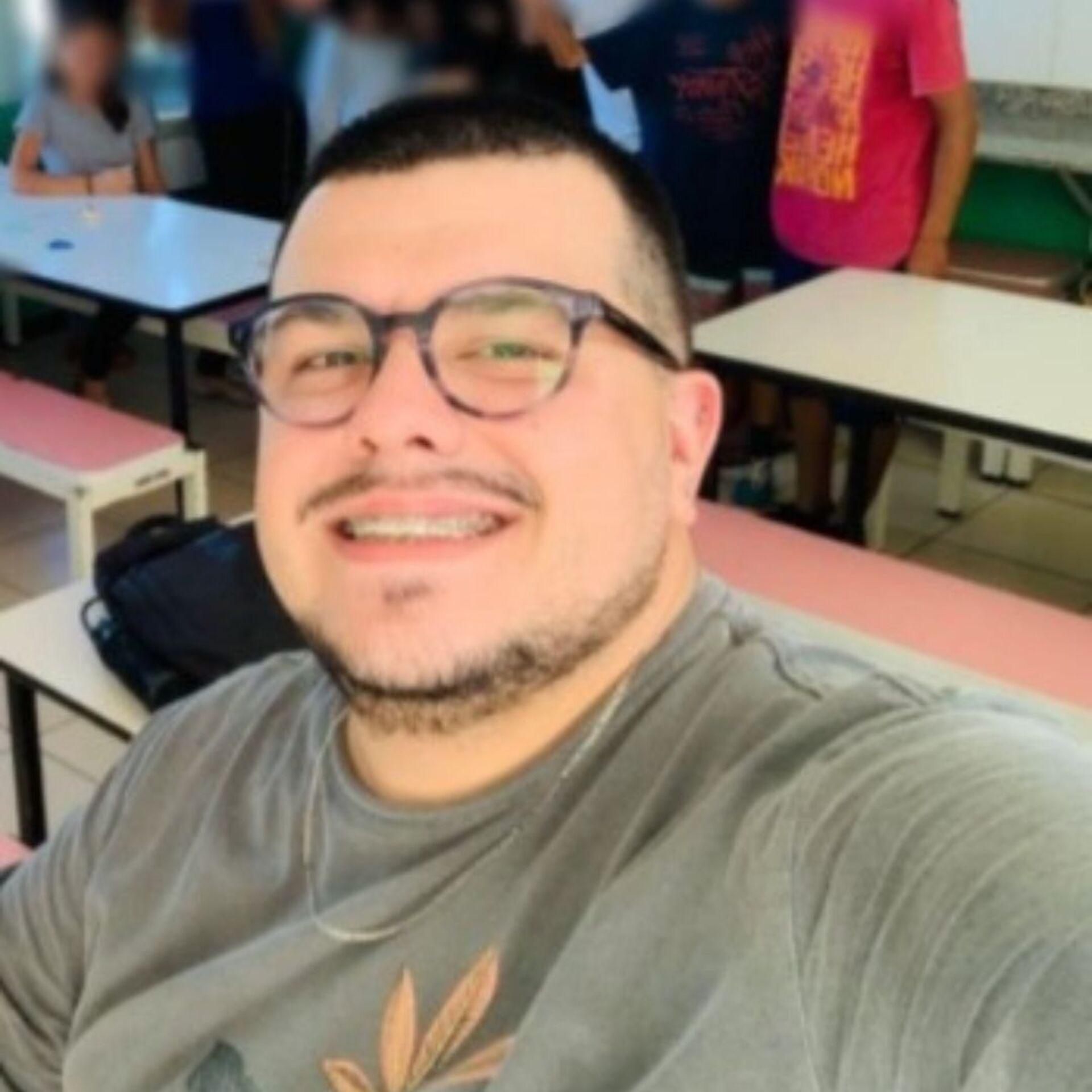 – O professor Ronan Moura Franco foi efetivamente demitido de forma discriminatória, conforme decisão