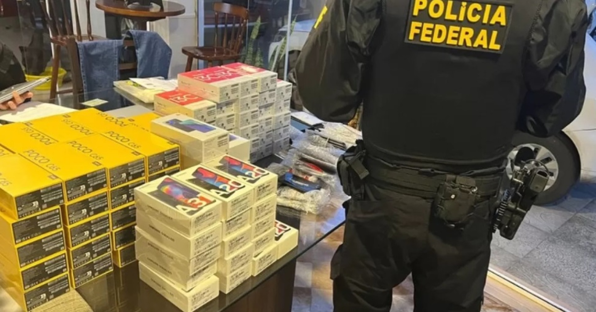A ação mobilizou 60 policiais federais e oito servidores da Receita Federal