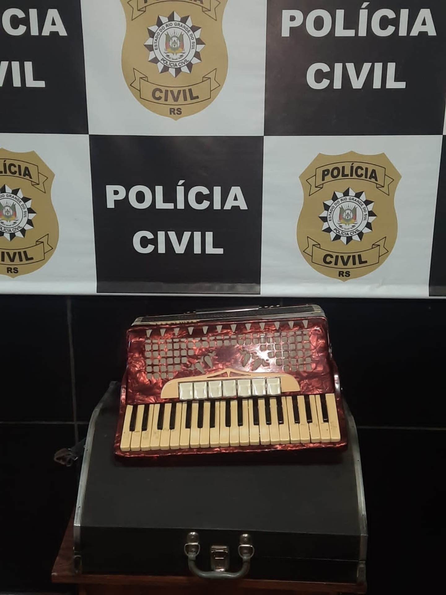 73 – O objeto havia sido comprado pelas redes sociais