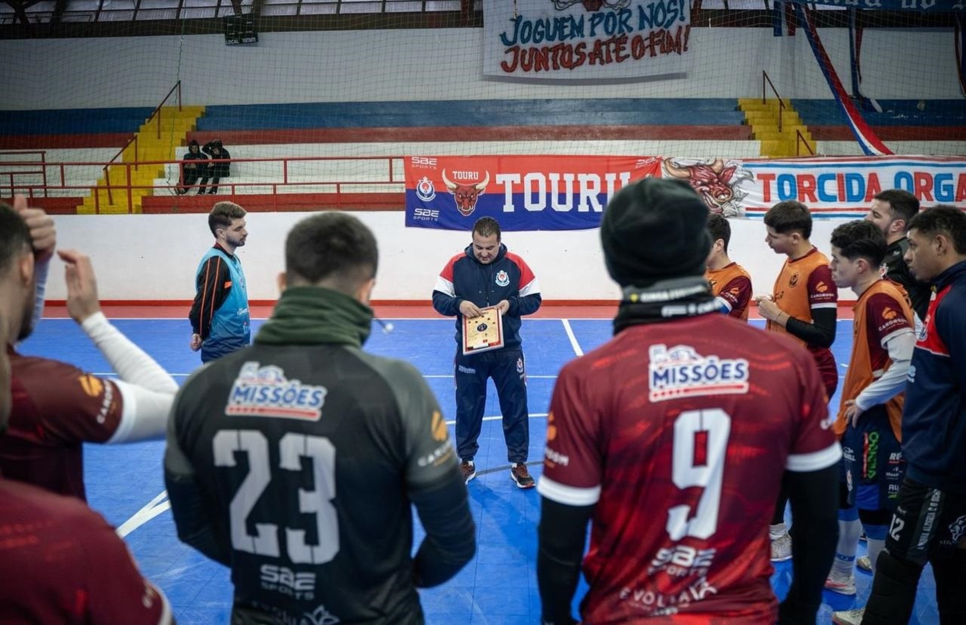 A AEU enfrenta a AMF de Marau.