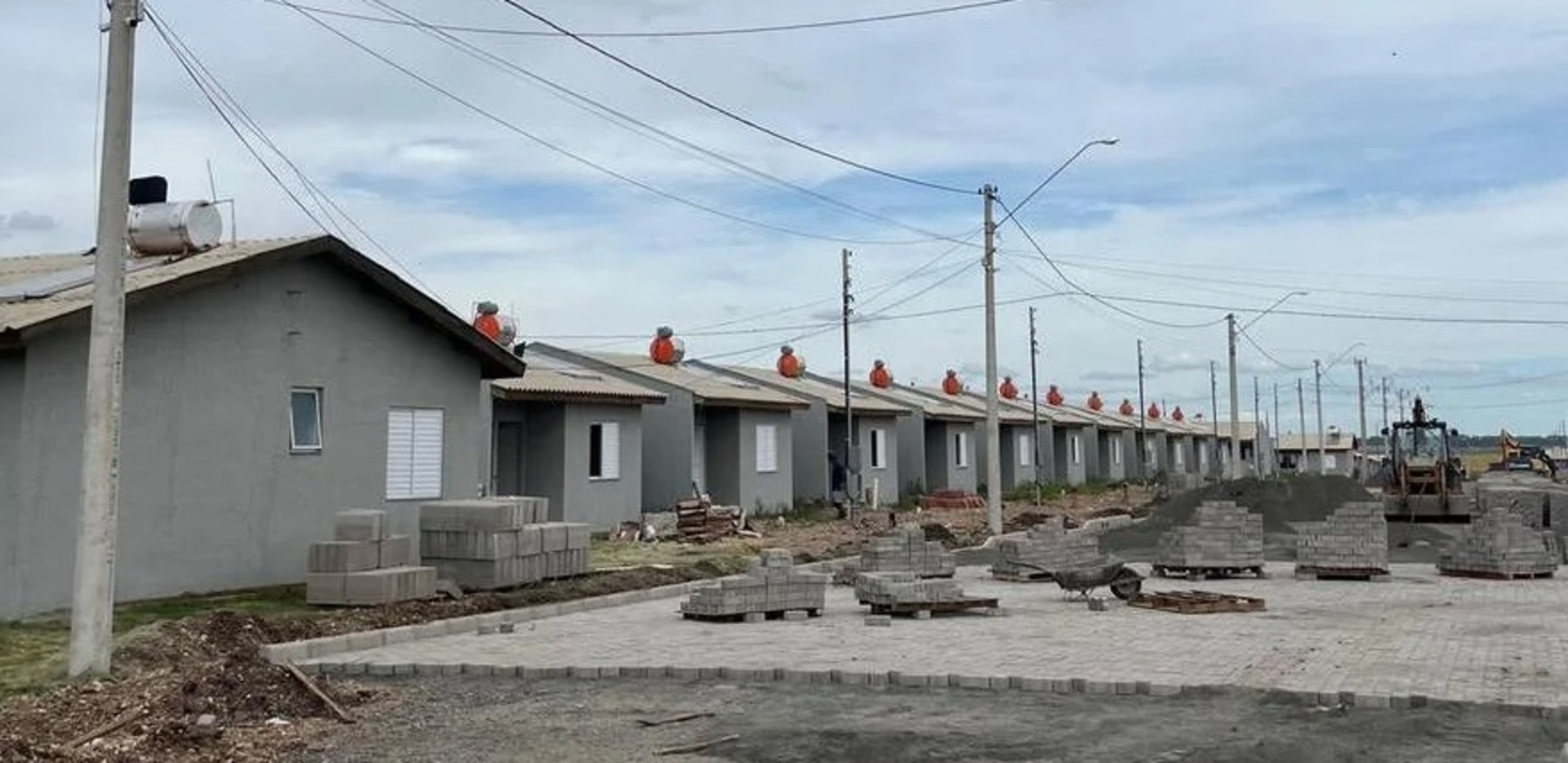 O loteamento está localizado na Chácara das Peras.