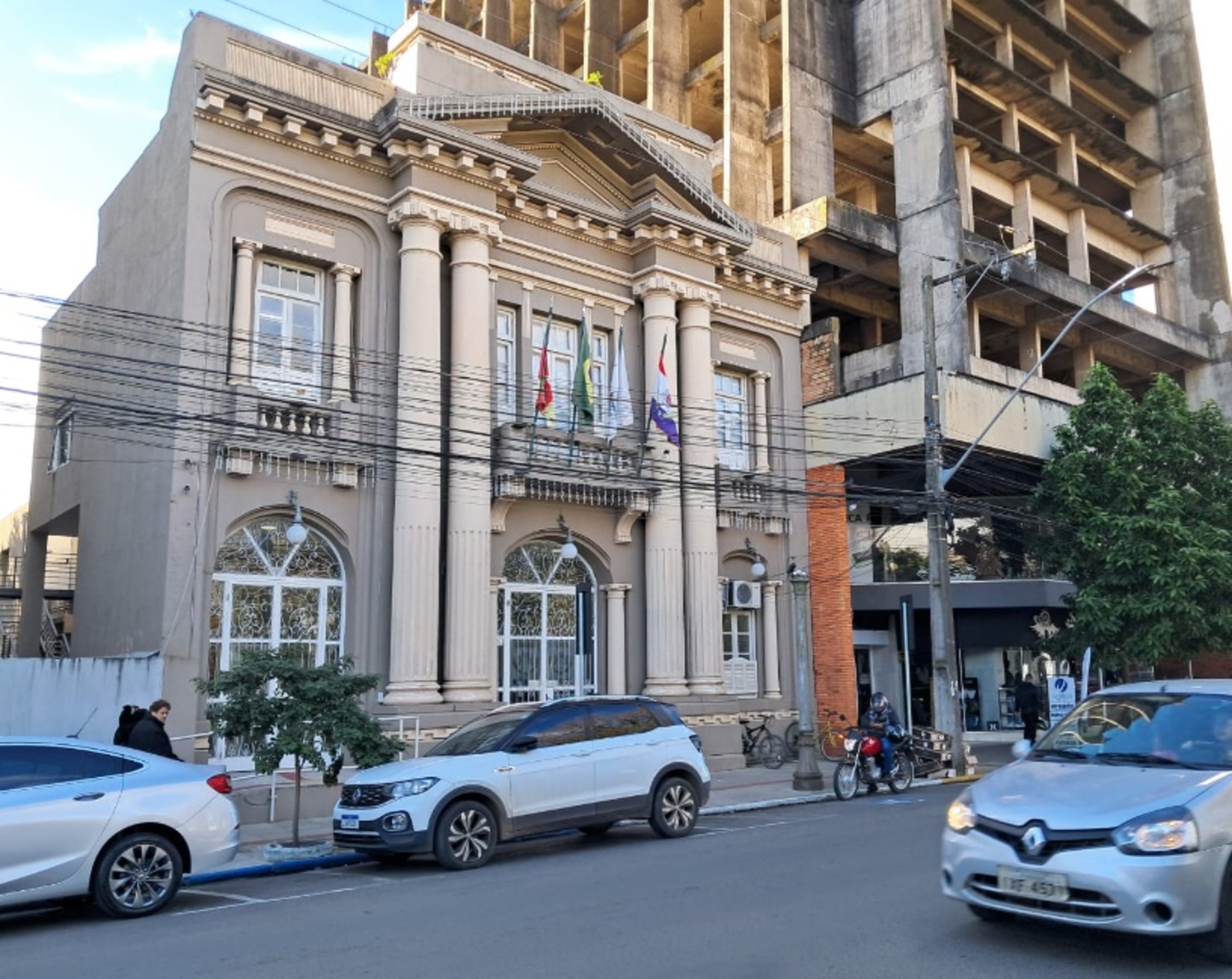 Os projetos foram apresentados pela mesa diretora