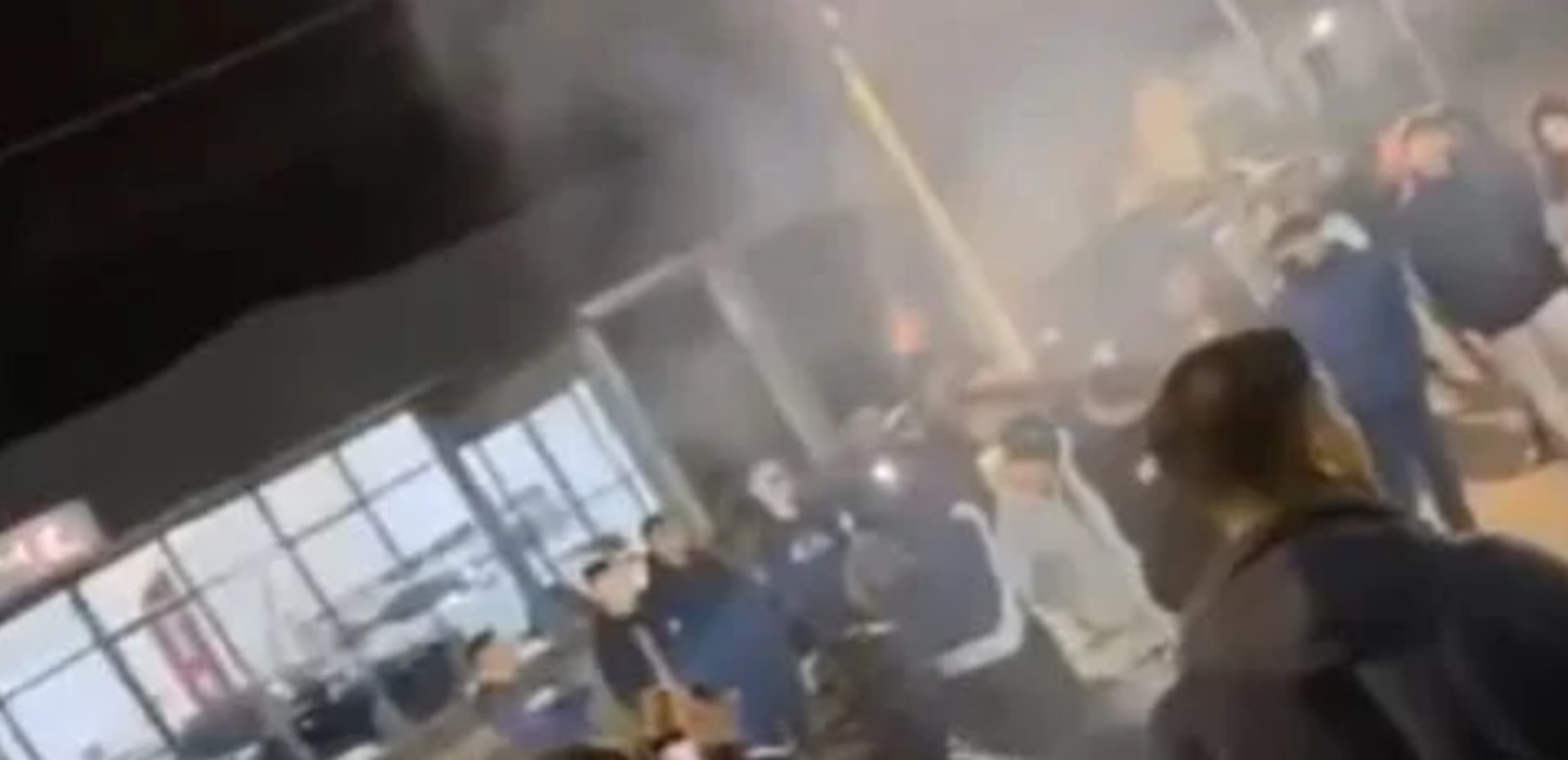As manifestações incluíram disparos em via pública