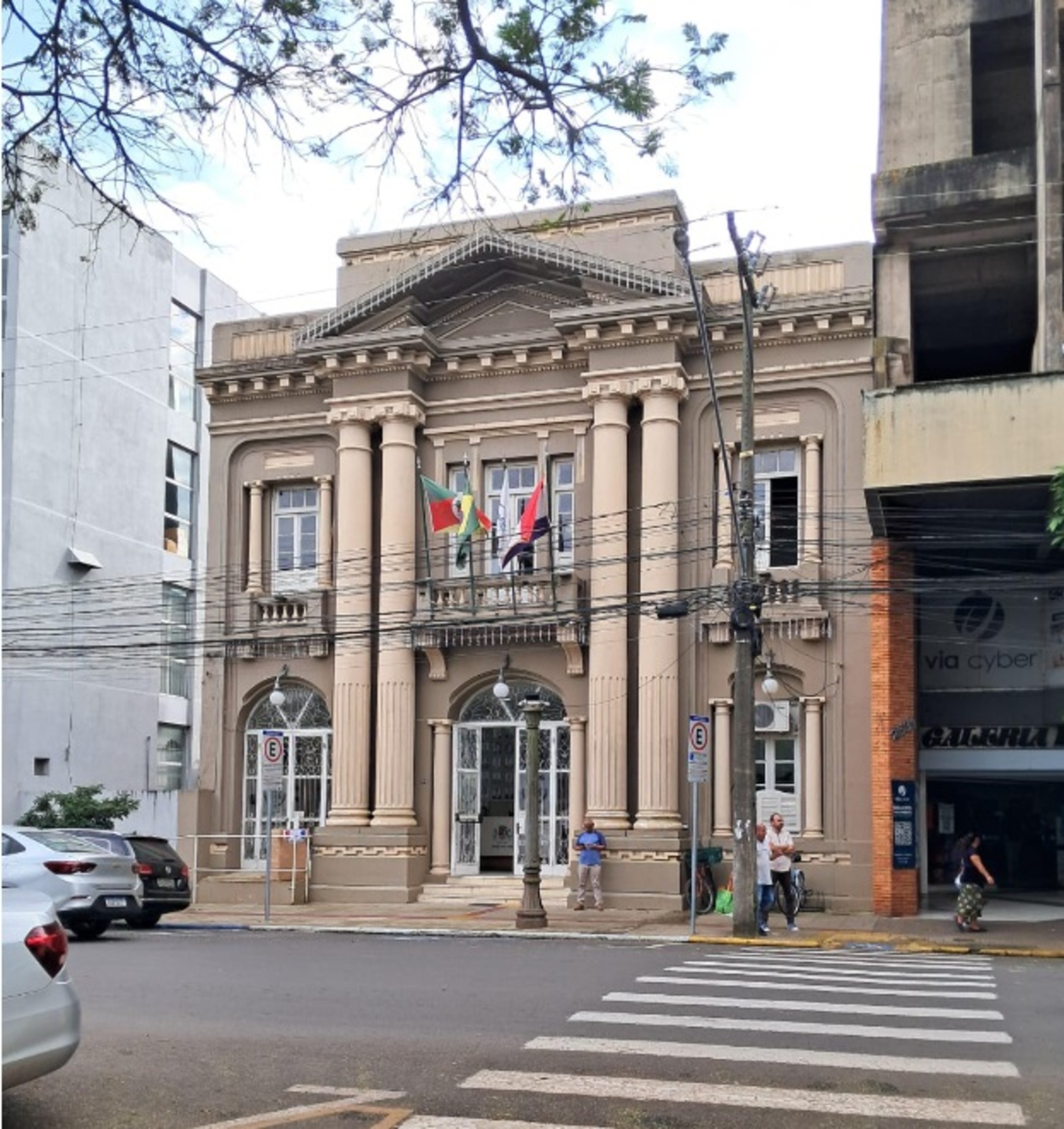 O ajuste será aplicado ao vencimento ou salário básico dos servidores