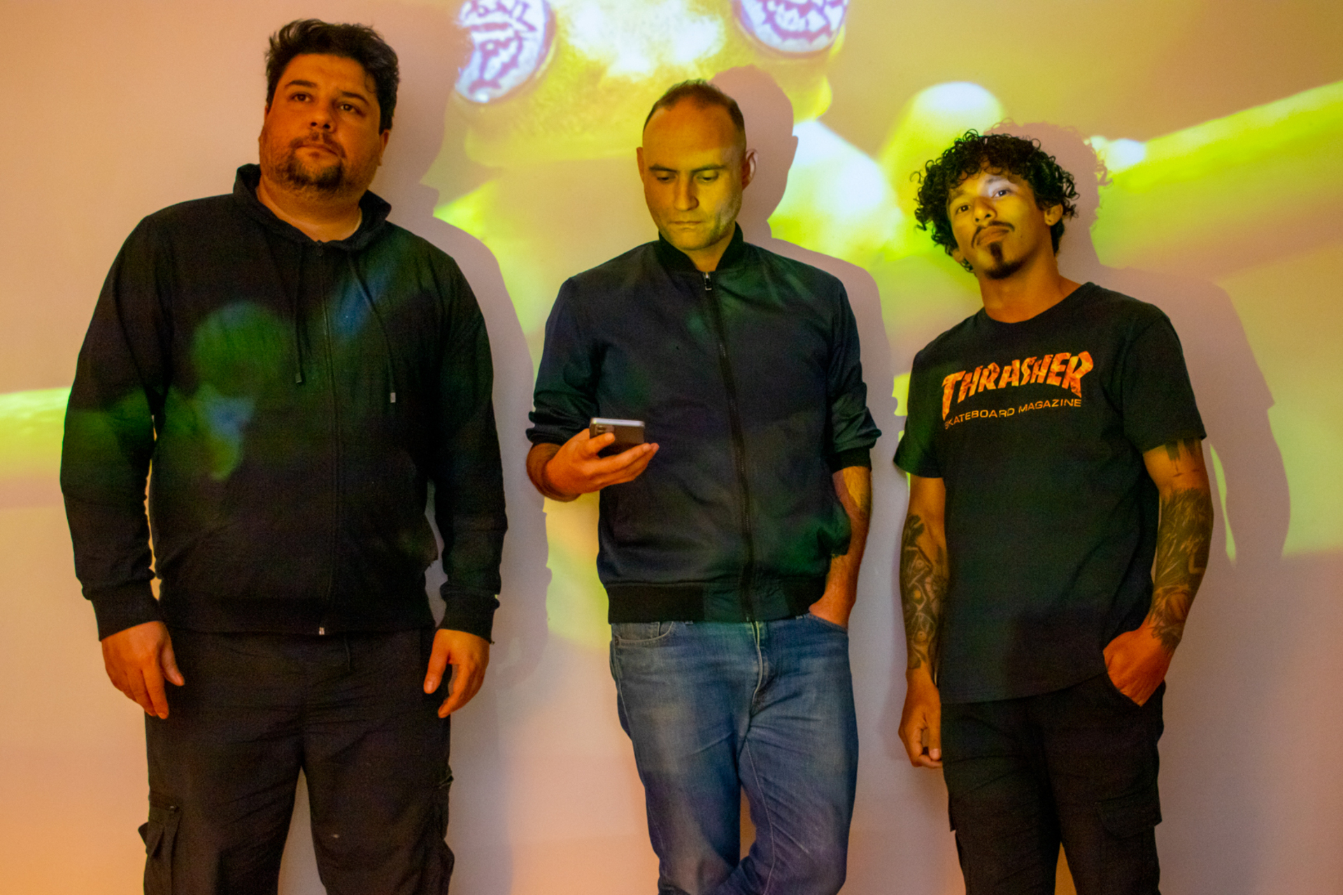Renato Ortiz (guitarra), ElFox Camargo (baixo) e Sady (bateria) formam a Alma do Mato.