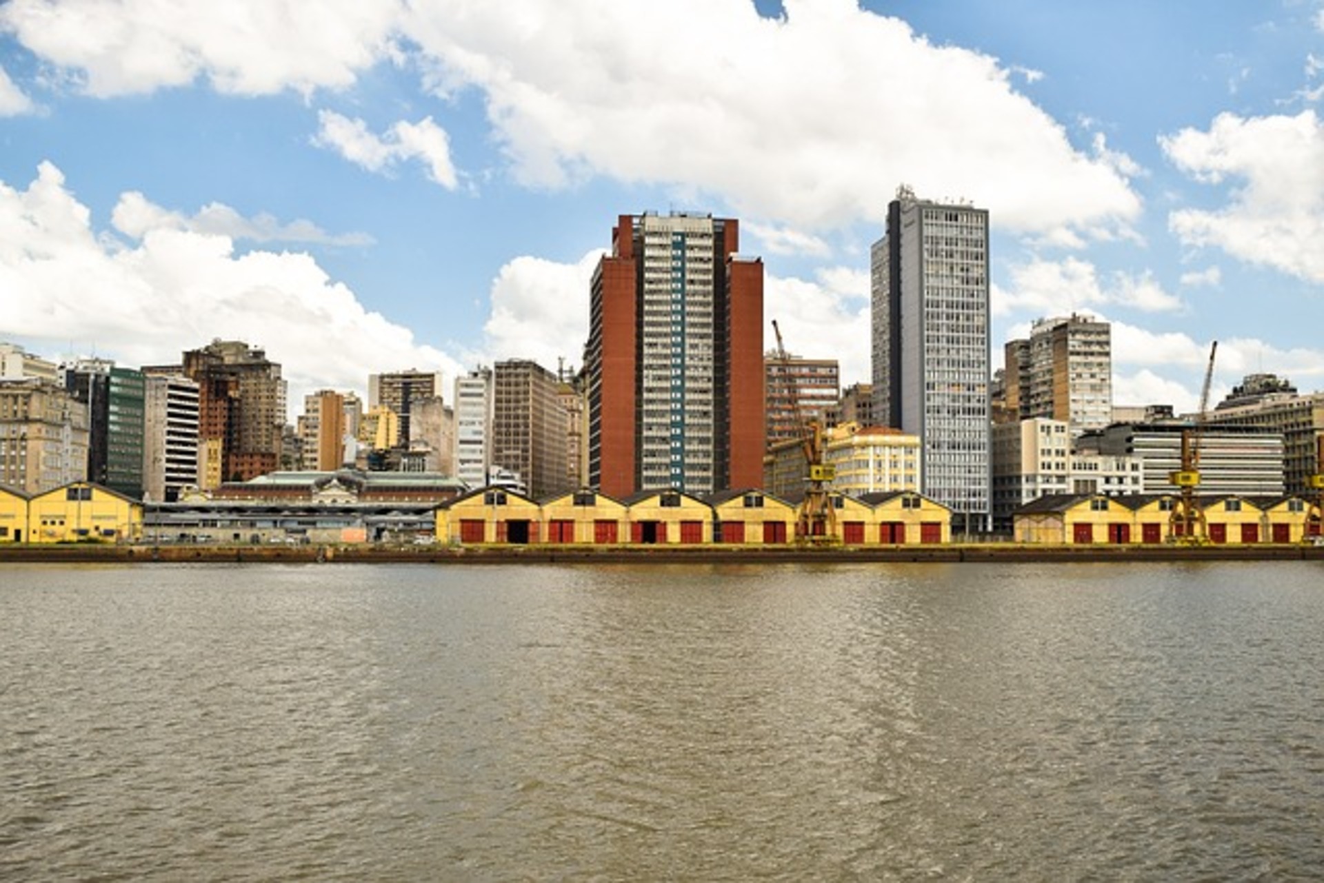 Com apenas três estados (Rio Grande do Sul, Santa Catarina e Paraná), a Região Sul forma um eixo forte e propício ao crescimento em diversos setores da economia no Brasil.