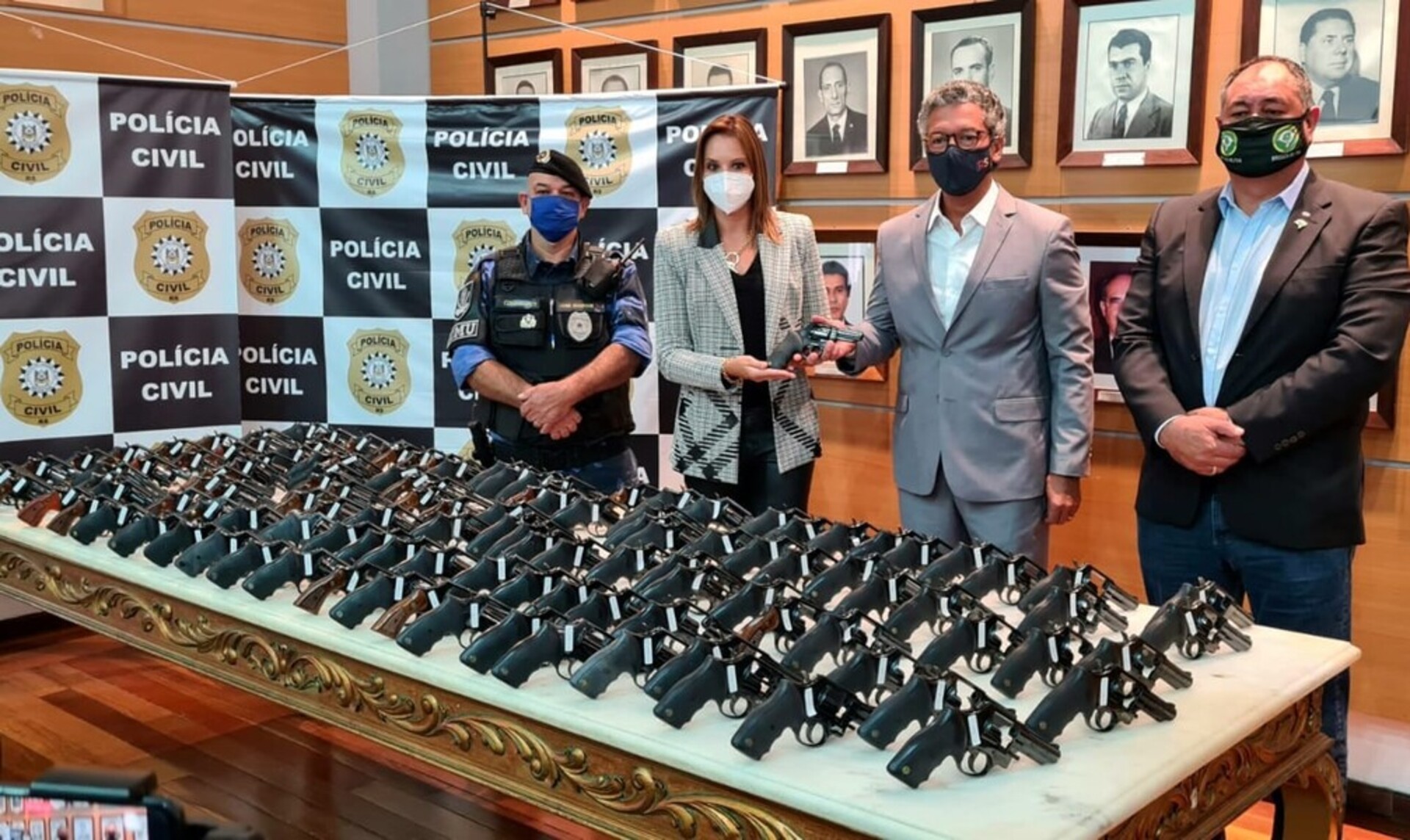 Em abril de 2021, a Polícia Civil do estado fez uma doação de 125 revólveres de calibre .38 para a Guarda Civil Municipal de Uruguaiana.