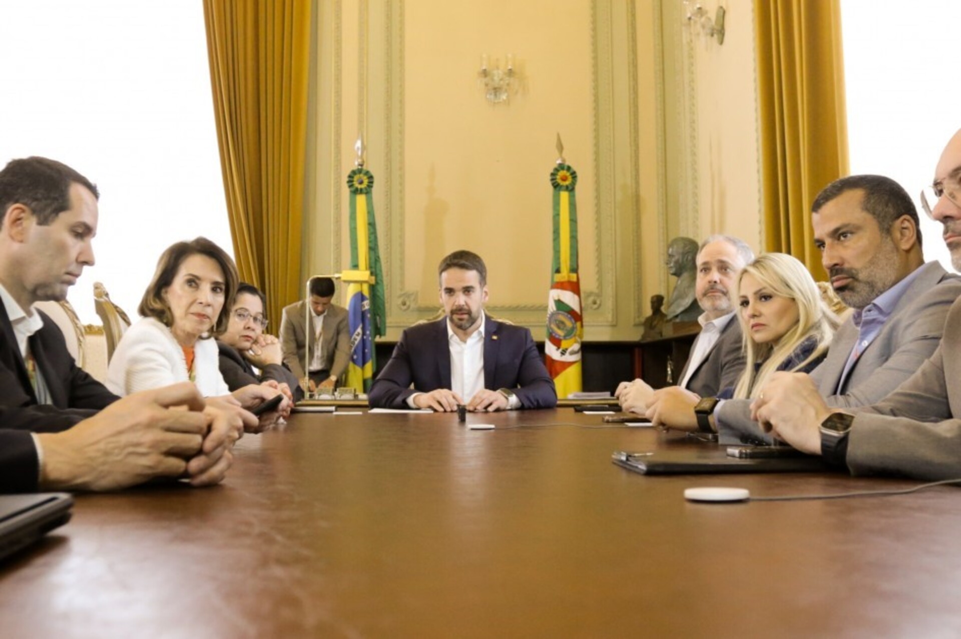 Governador Leite e secretários de governo decidem sobre carreira do magistério