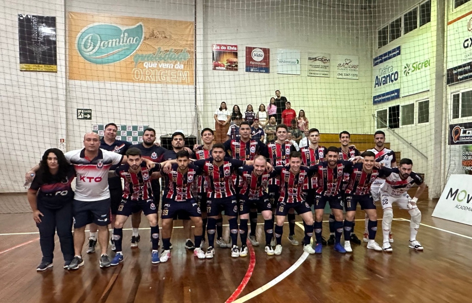 Mesmo jogando fora de casa, o time se mostrou imponente