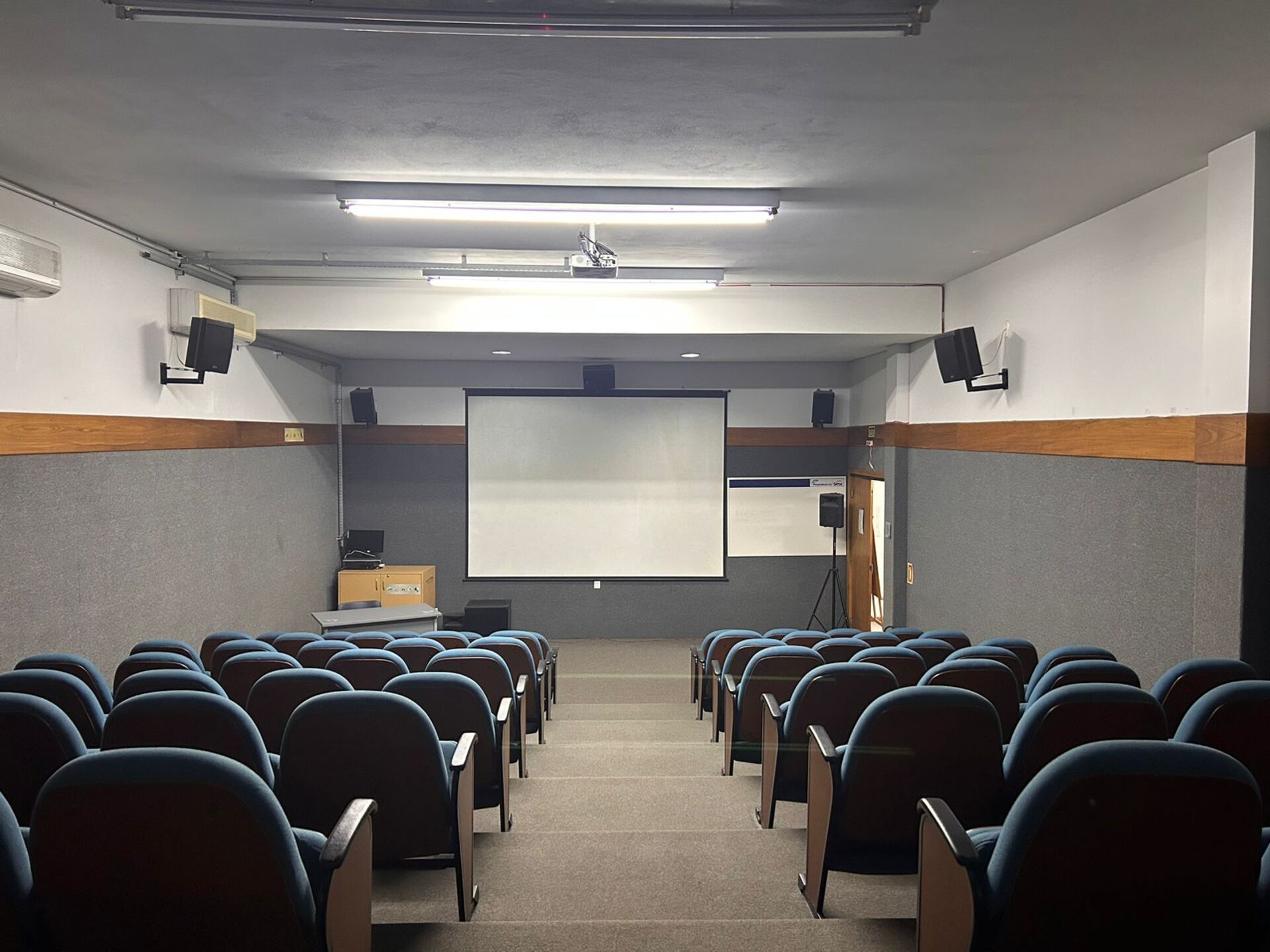 Os filmes serão exibidos na sala de cinema do Sesc Uruguaiana