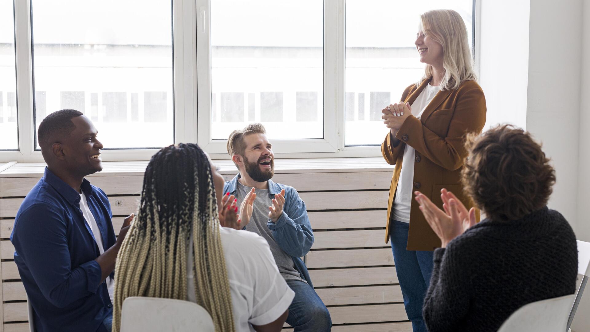 A conversa abordará desde os golpes mais comuns até orientações sobre como se proteger
