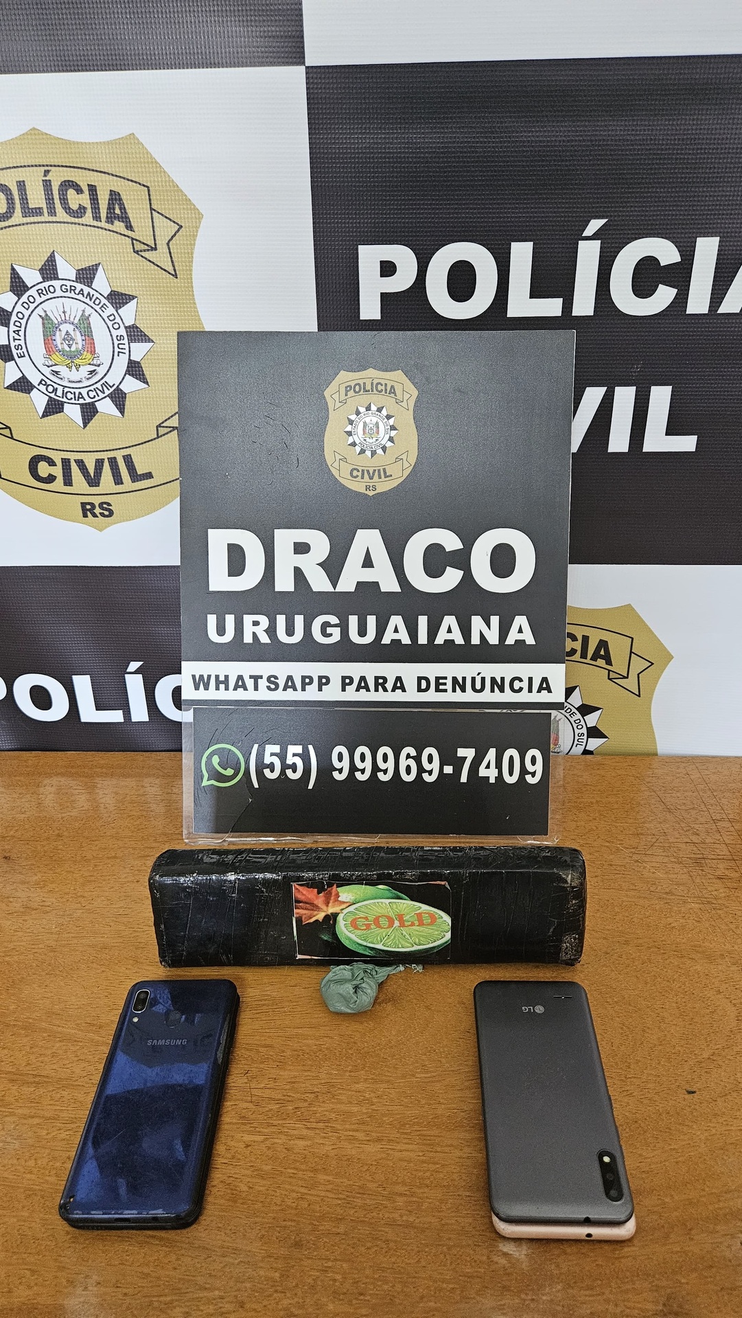 O tijolo encontrado pesava 854 gramas