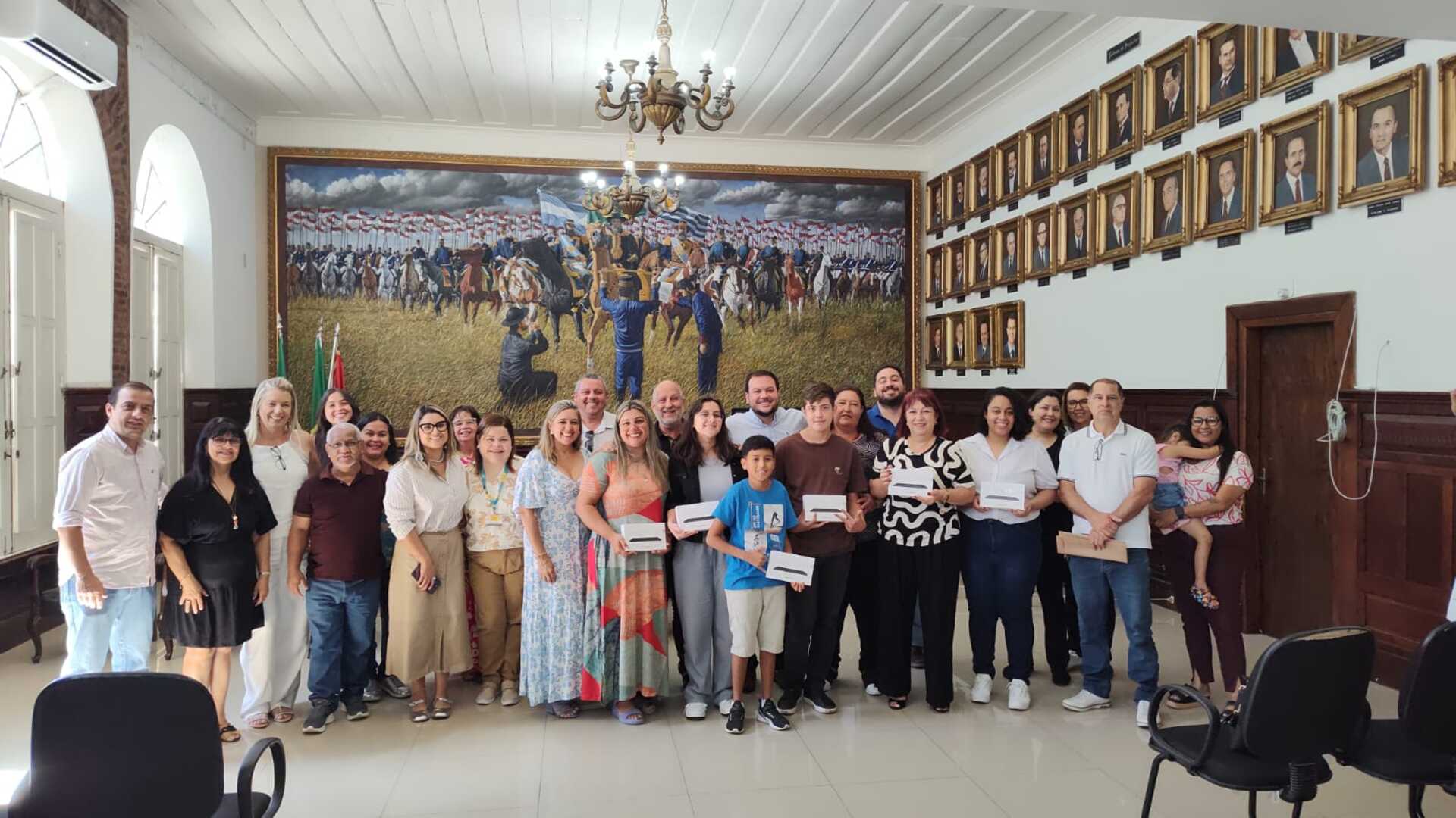 A cerimônia de premiação ocorreu no salão de atos da Prefeitura Municipal