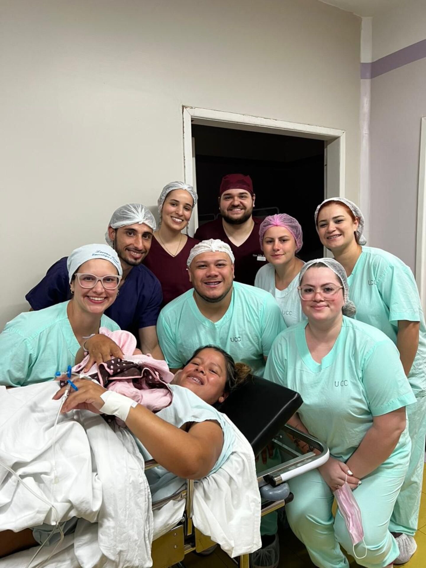 Nicolly nasceu na madrugada de quinta-feira