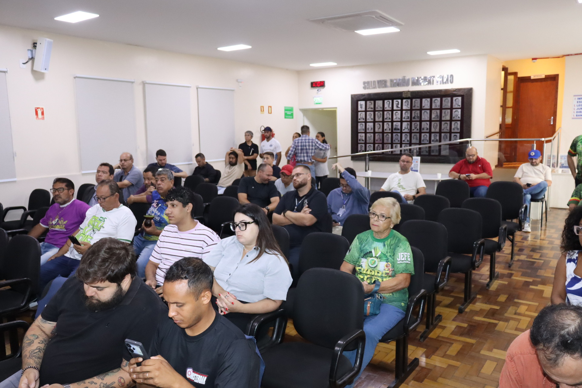 Sessão extraordinária ocorreu na manhã desta quarta-feira