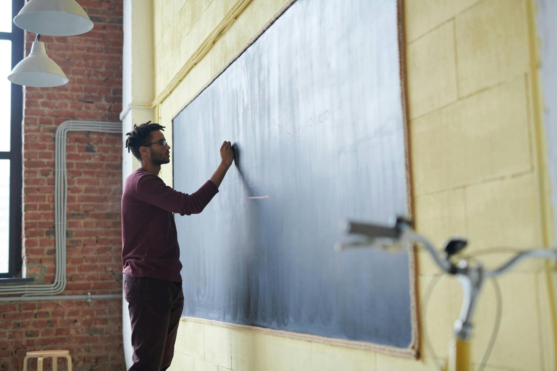 Iniciativa visa formar novos professores para suprir a demanda da Rede Estadual