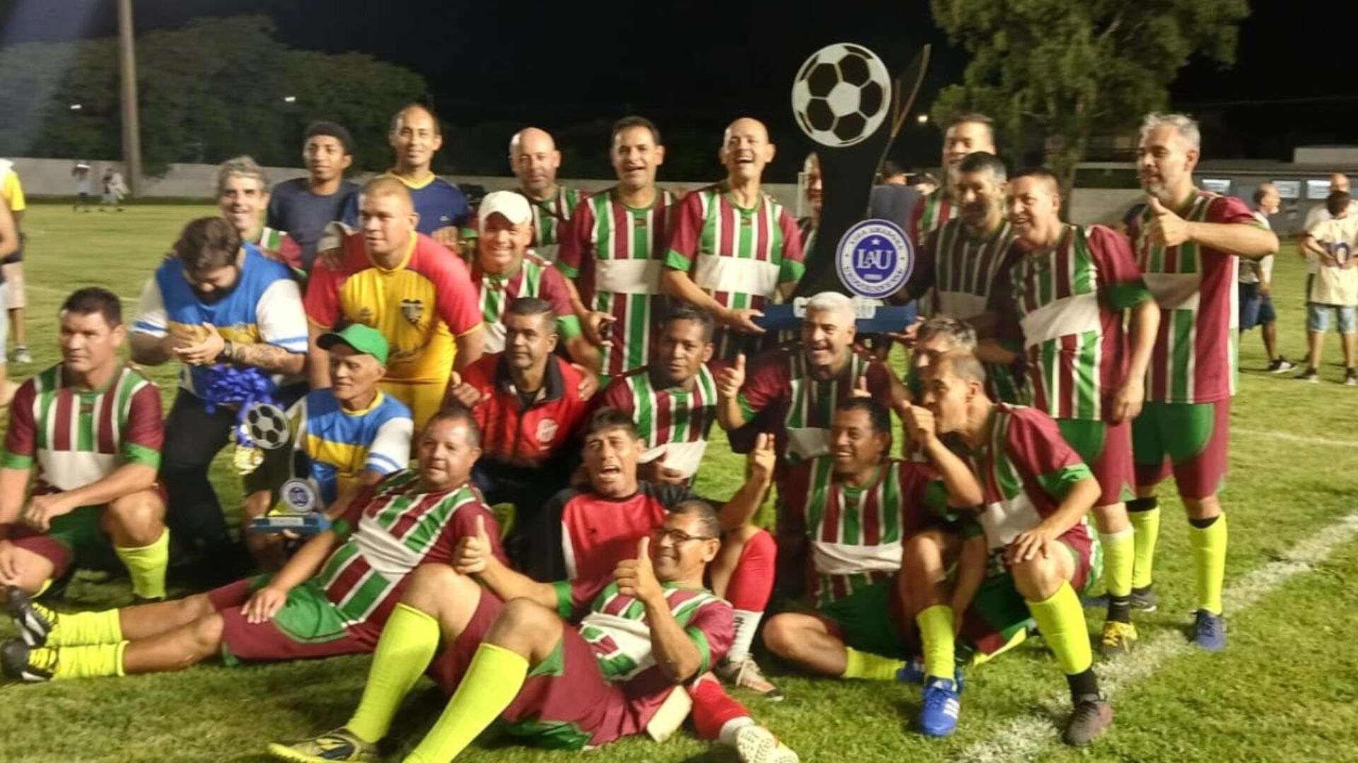 La Coruna celebra a conquista do título da Liga Amadora Uruguaianense de Cinquentão