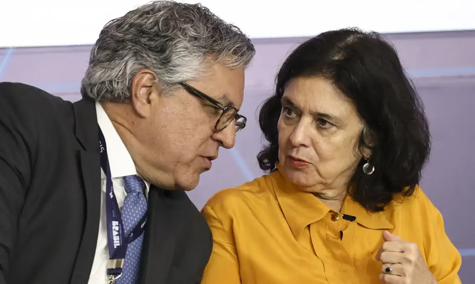 Nísia anunciou uma vacina 100% nacional no Planalto, antes da troca no ministério.