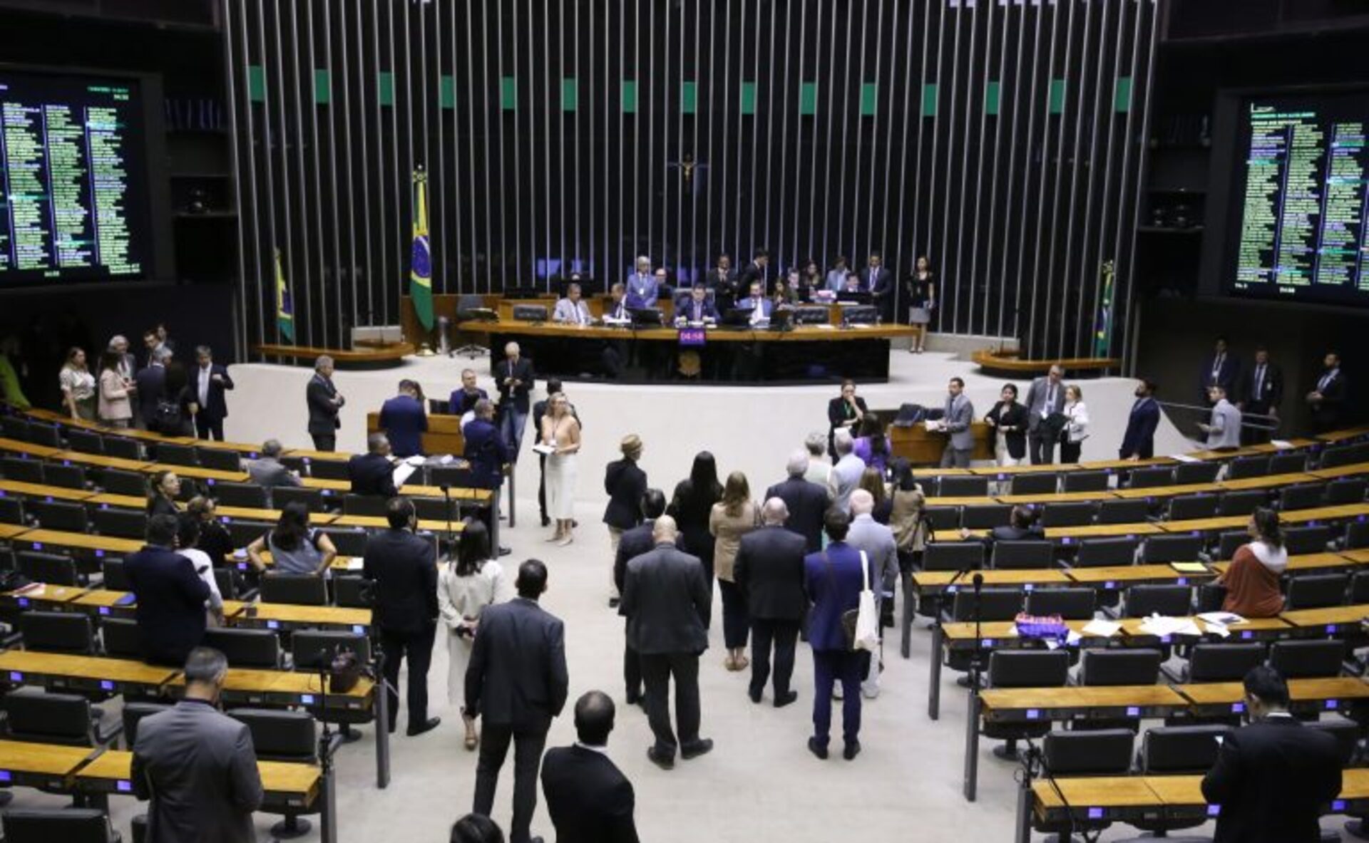 Proposta foi aprovada em sessão conjunta do Congresso Nacional.