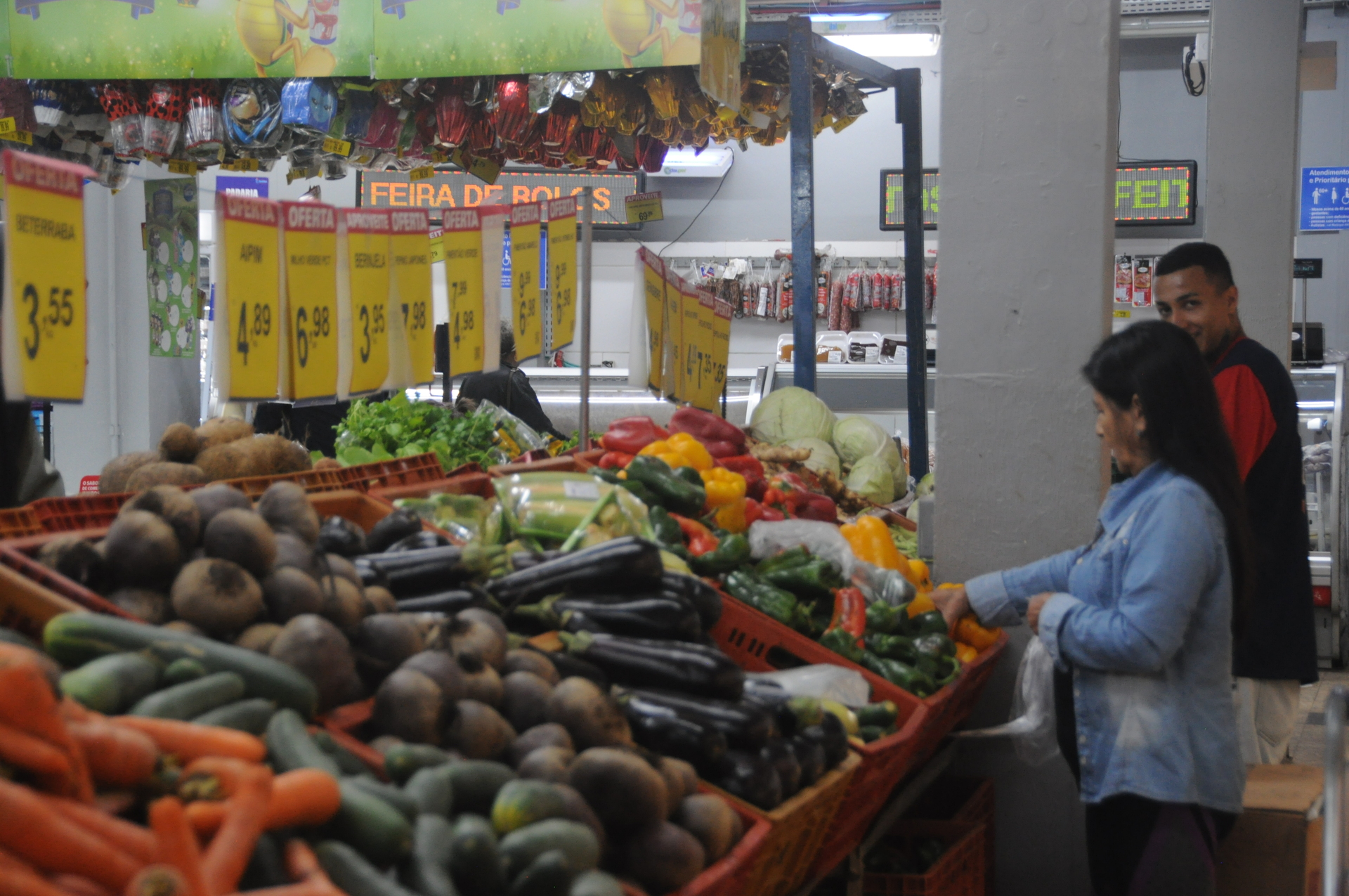 Um dos grandes motivadores da alta dos alimentos é o clima abrupto que impede o desenvolvimento das culturas