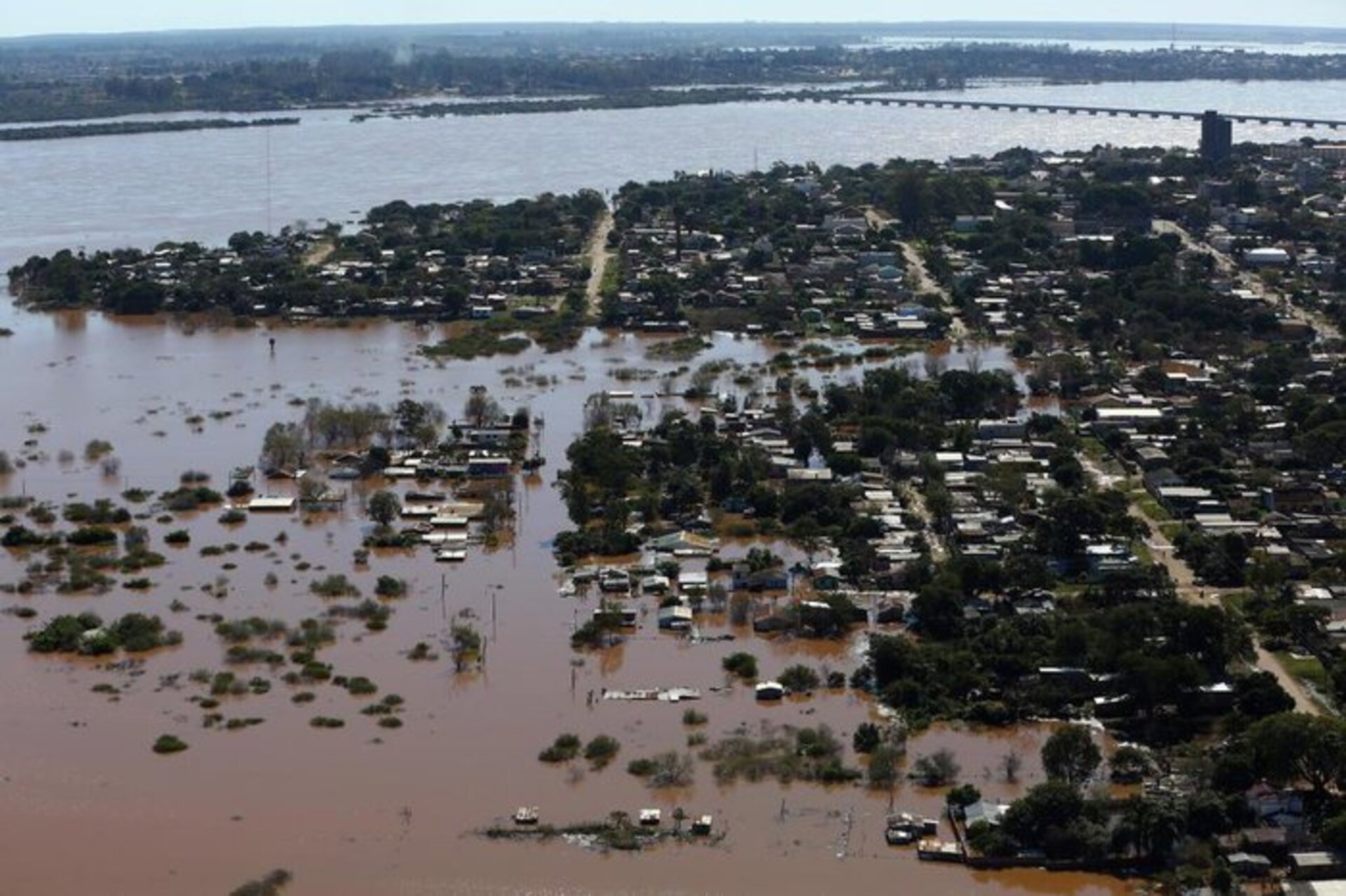 Seapi confirma adesão de 356 municípios a edital para recuperação de estradas.