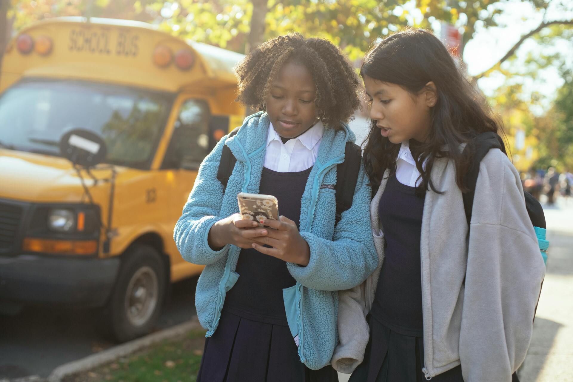 Algumas escolas estavam entregando atividades online aos alunos que dependem do transporte escolar desde 13 de fevereiro início do ano letivo de 2025.