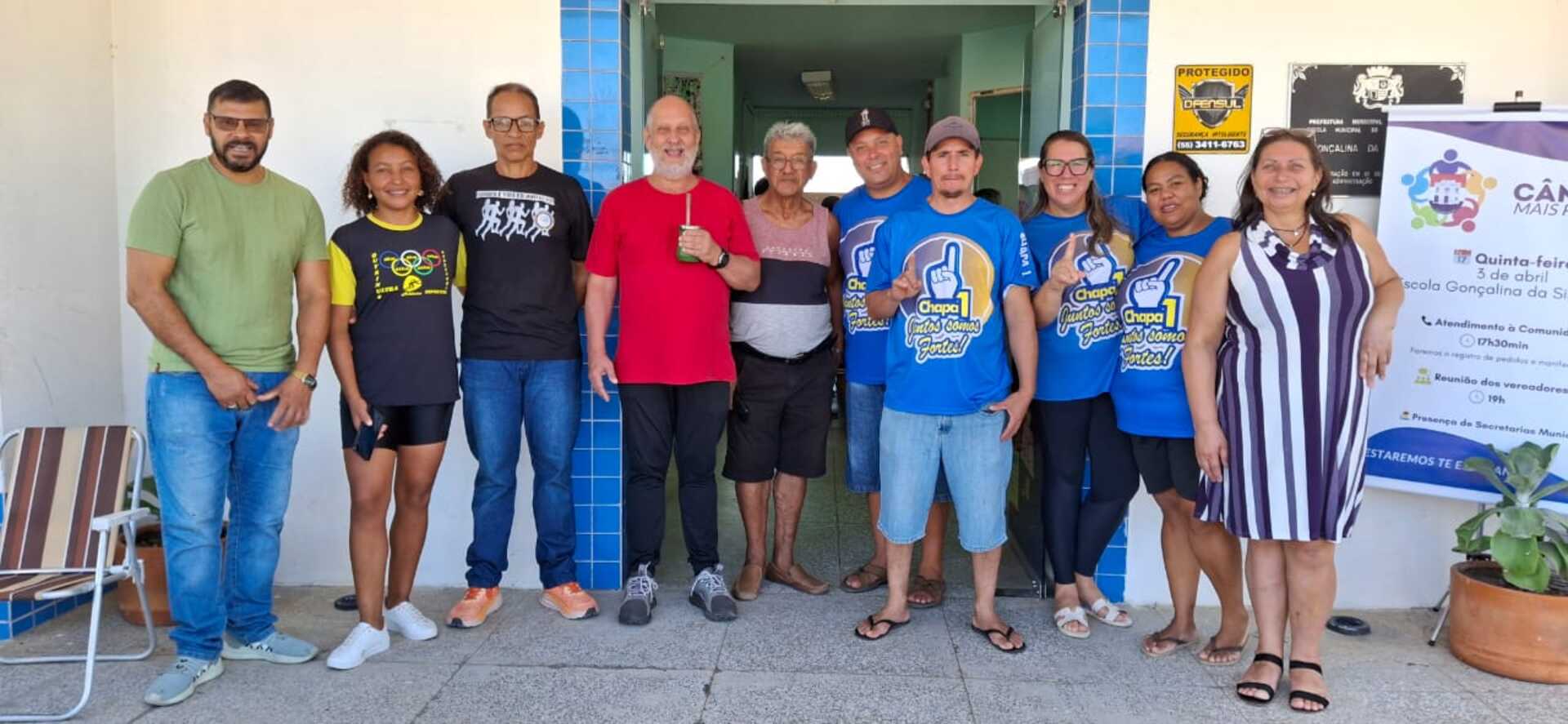 Vice-prefeito compareceu a votação para nova diretoria da Associação de Moradores.