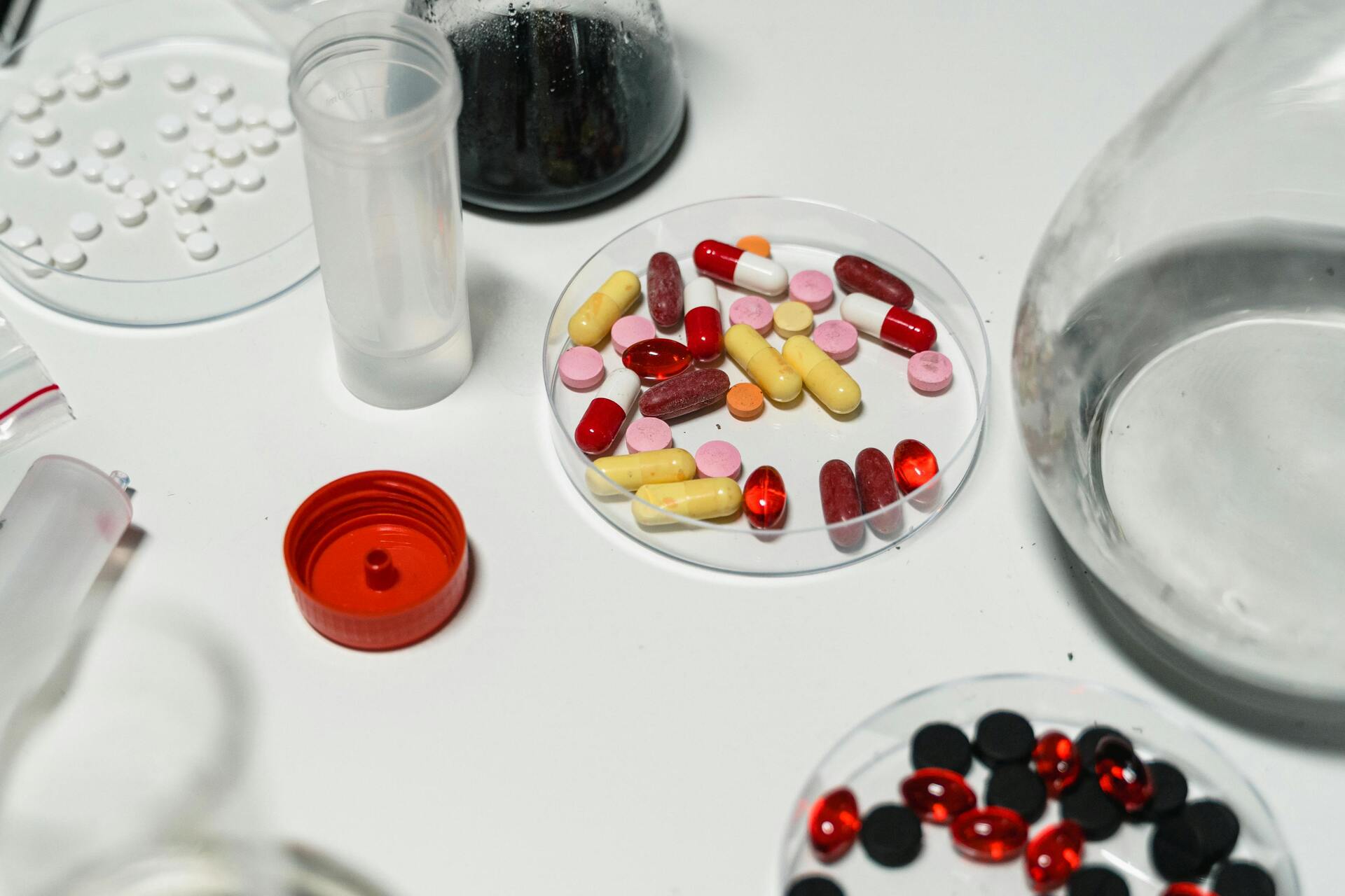 Decisão da Justiça Federal suspendeu resolução que permitia a prescrição de medicamentos por farmacêuticos.