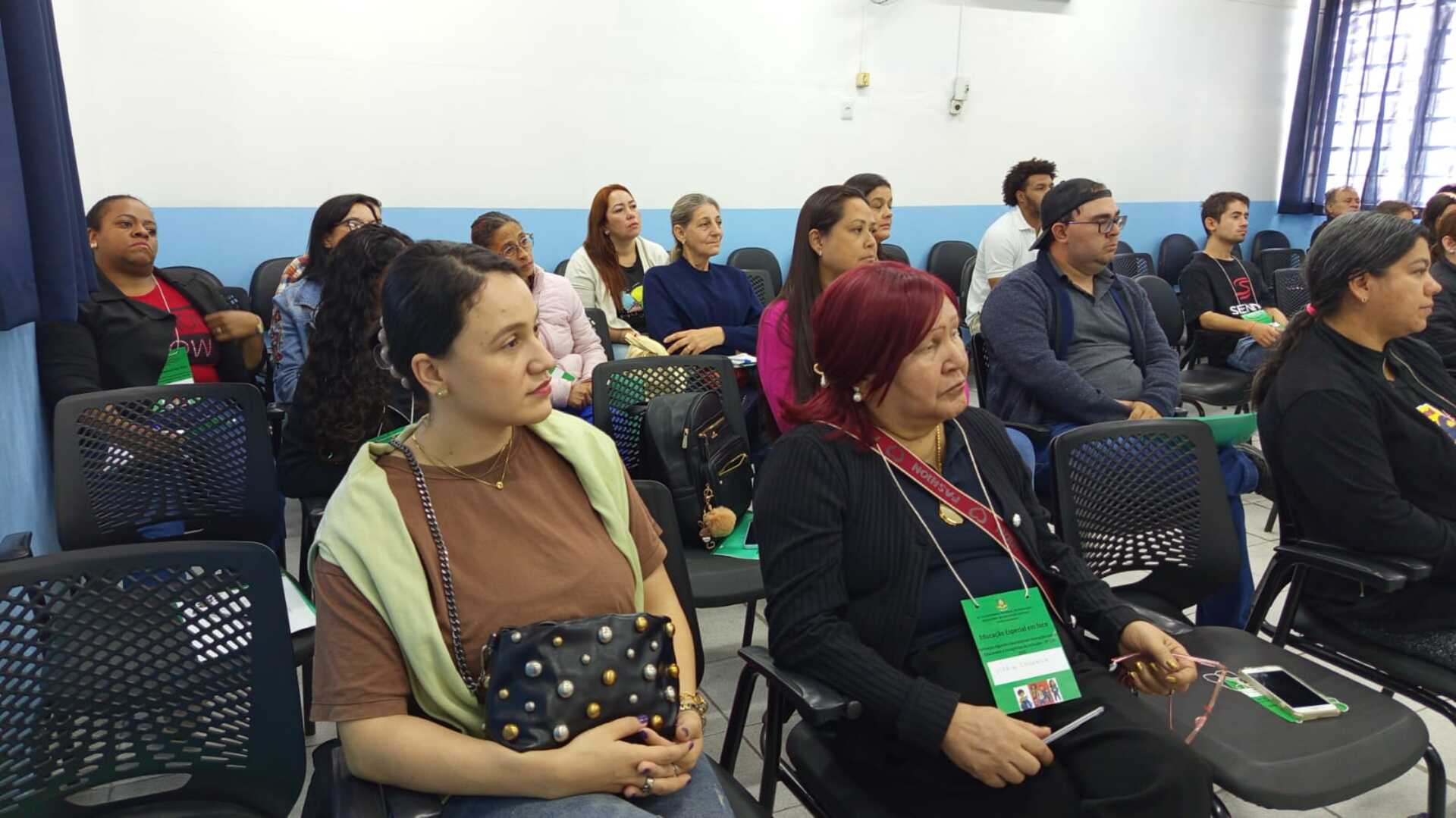 A formação abordou o “Manejo de Comportamento e Intervenção Escolar aos Alunos com Deficiência na Rede Estadual”