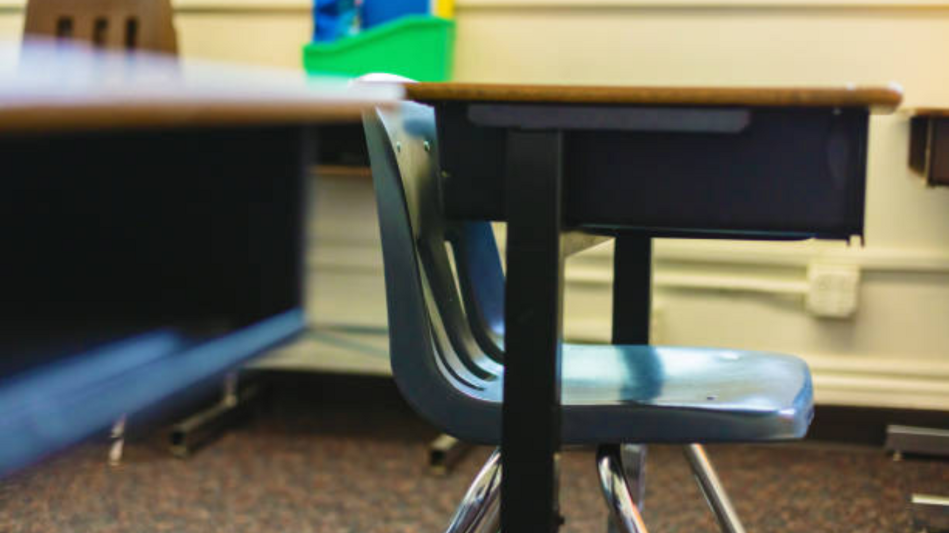 Profissionais da educação de Uruguaiana protestam por melhores condições de trabalho.