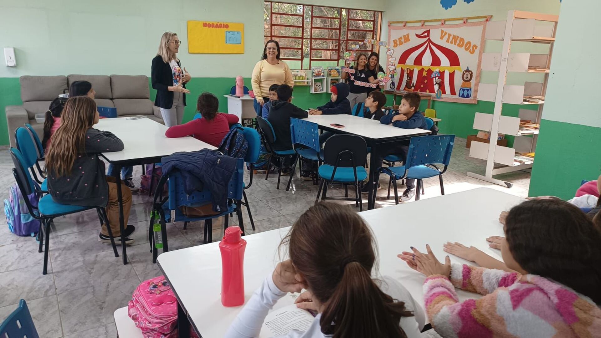Existem 29 salas de atendimento educacional especializado (AEE) distribuídas nas 34 instituições geridas pelo município
