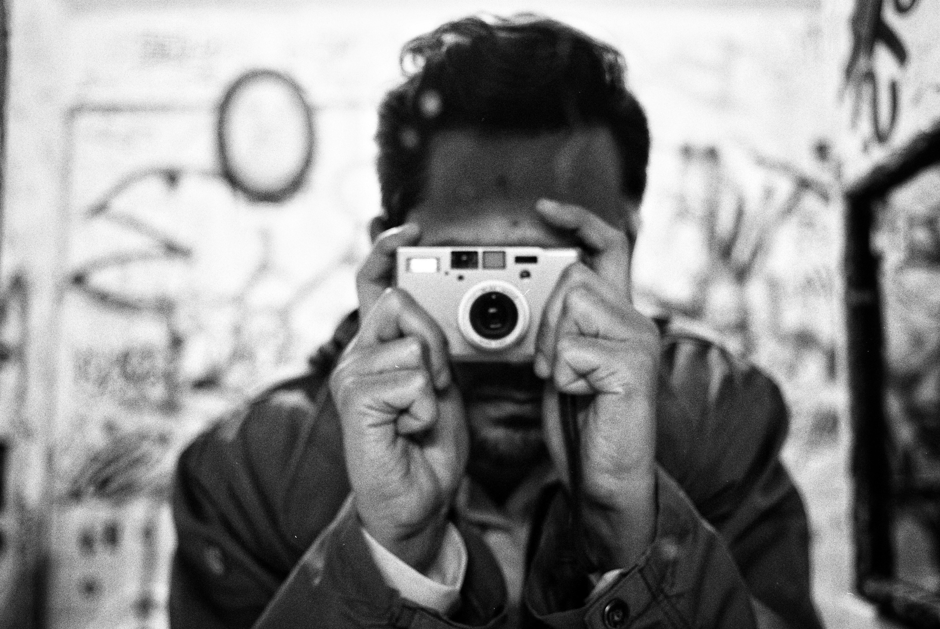 Para artistas interessados, essa é uma oportunidade única de desenvolver sua produção em um contexto cultural rico e colaborativo